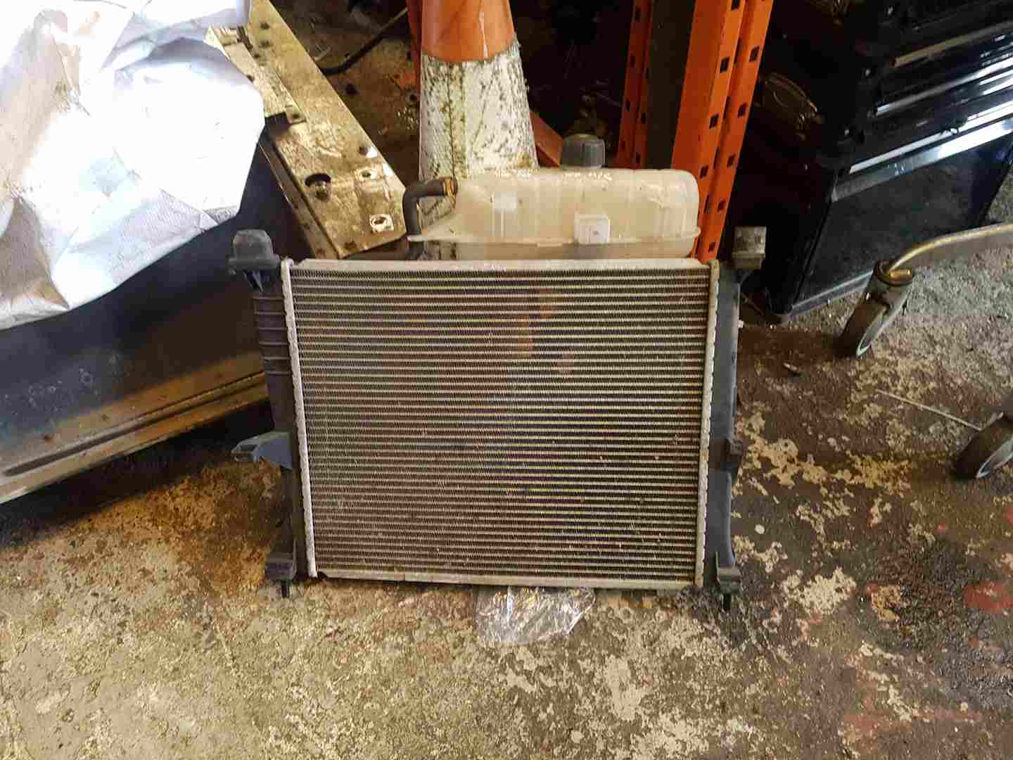 Renault Clio MK3 2009-2012 1.2 16V Radiator RAD Pack Cooling FAN No Ac