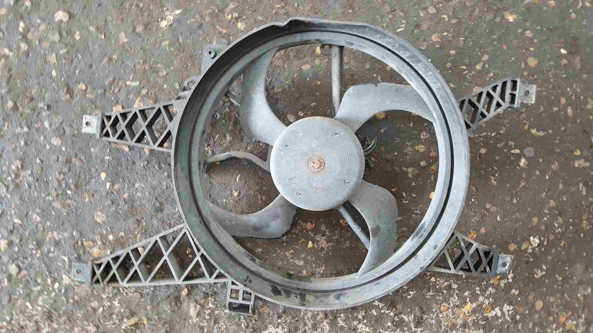 Thumb 2 Renault Clio MK3 2009-2012 1.5 DCI Radiator Cooling FAN 8200966247