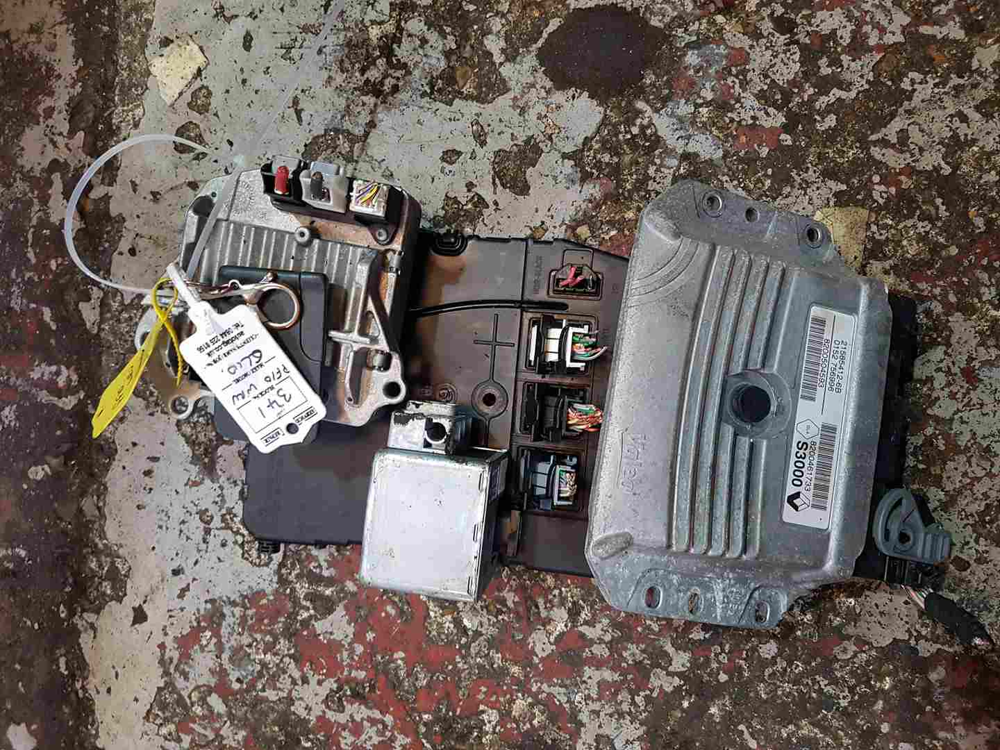 Renault Clio MK3 2009-2012 1.6 16V Automatic ECU Set UCH Bcm Immobiliser + KEY