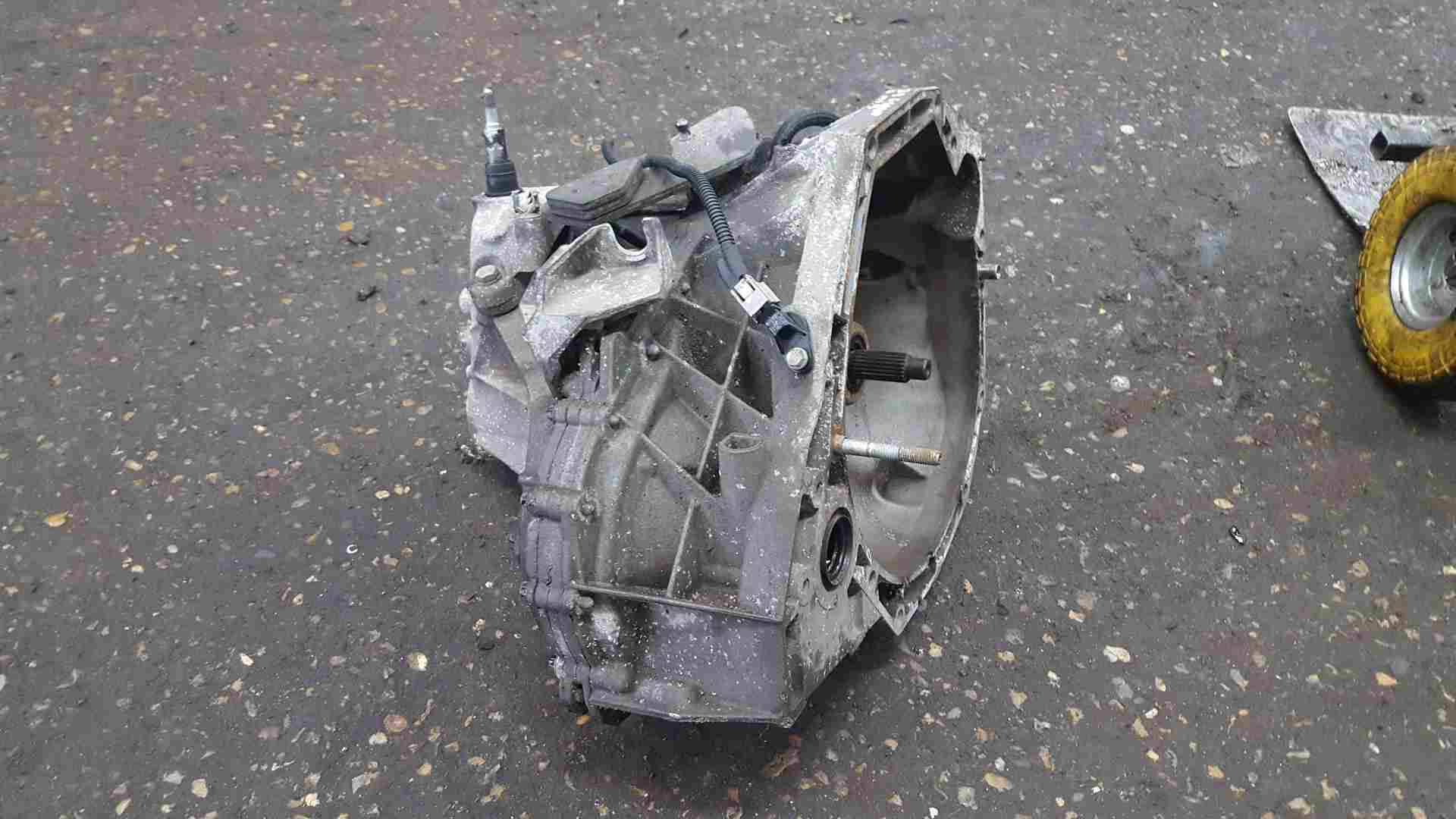 Thumb 2 Renault Clio MK3 2009-2012 1.6 16v Gt Gearbox TL4039 6 Speed TL4 039 TL4(039)