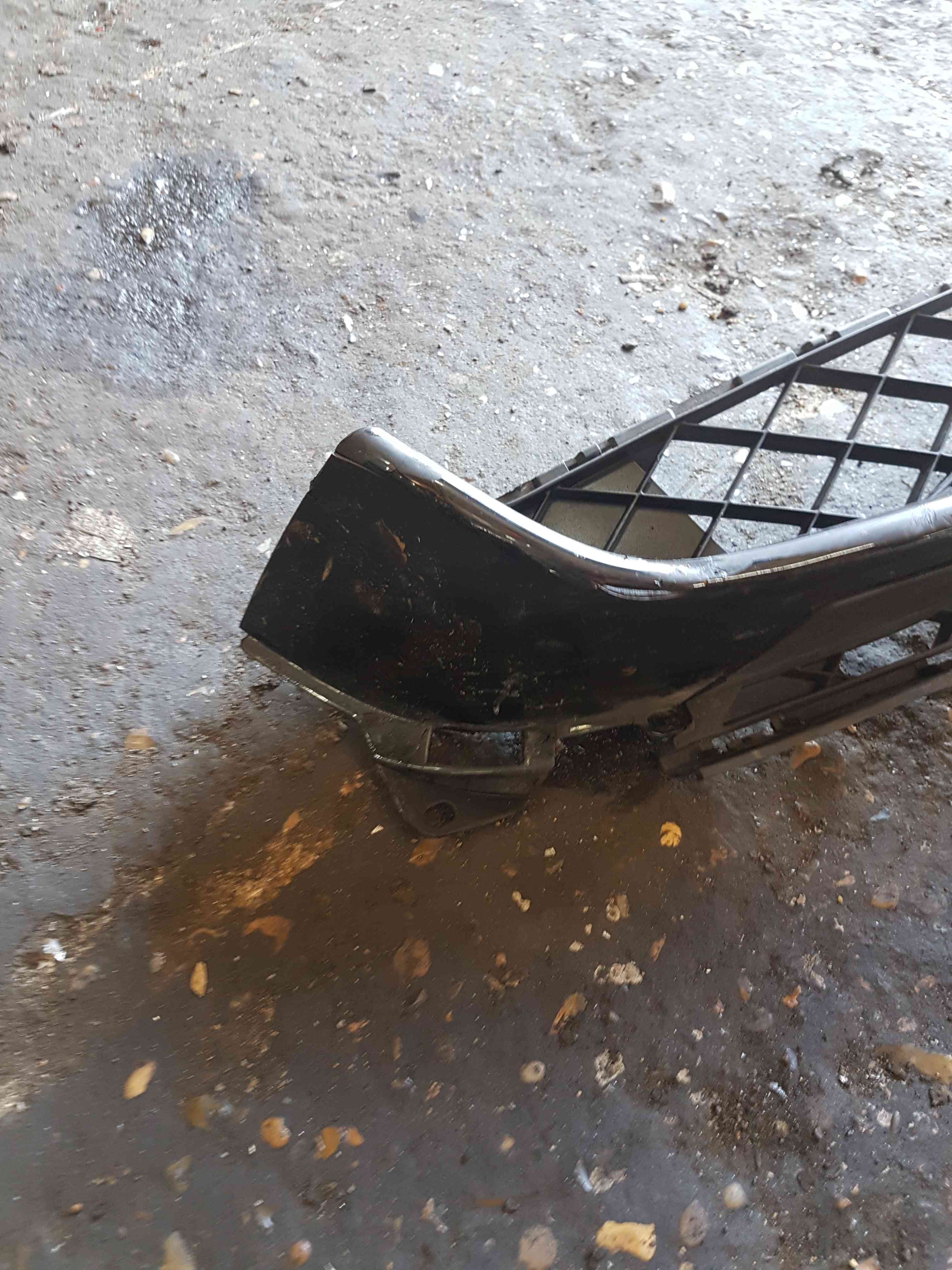 Thumb 3 Renault Clio MK3 2009-2012 197 Front Bumper Bottom Grill Insert 8200899585