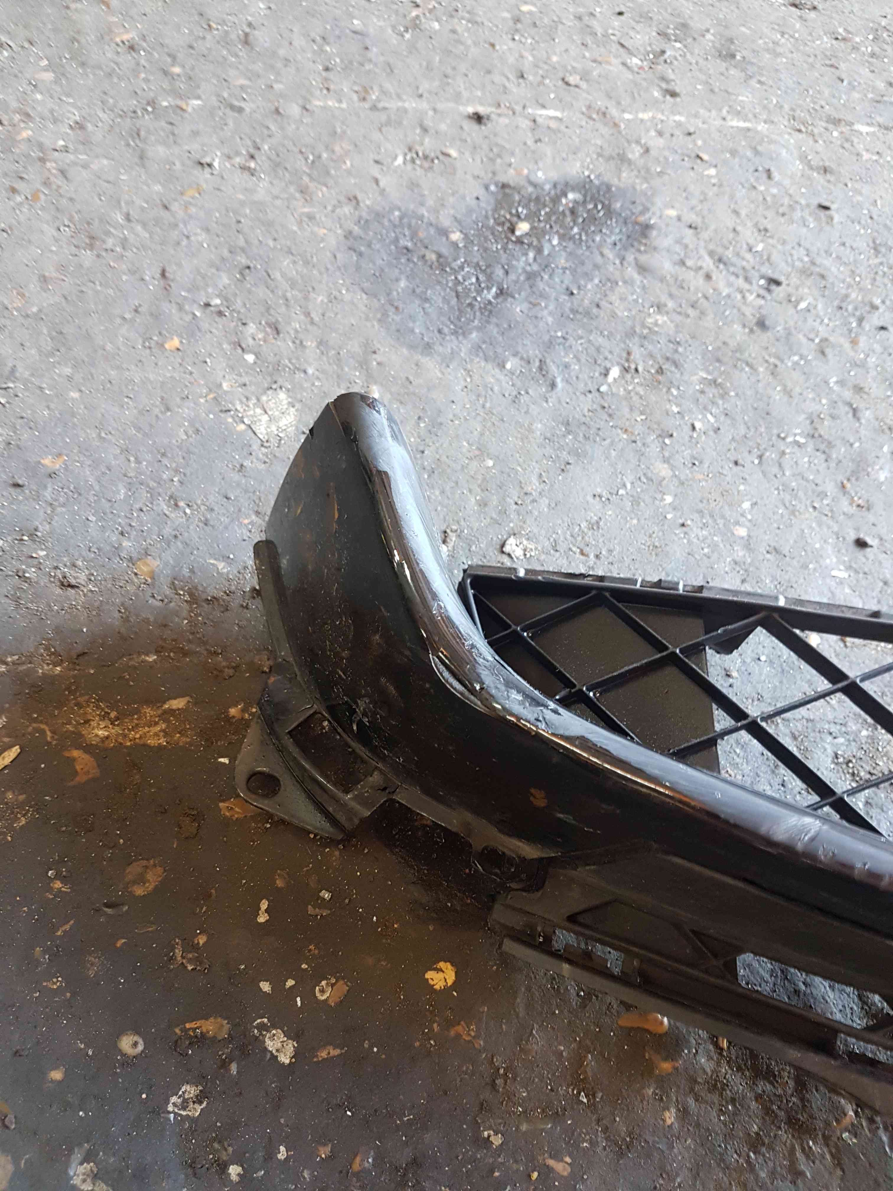Thumb 5 Renault Clio MK3 2009-2012 197 Front Bumper Bottom Grill Insert 8200899585
