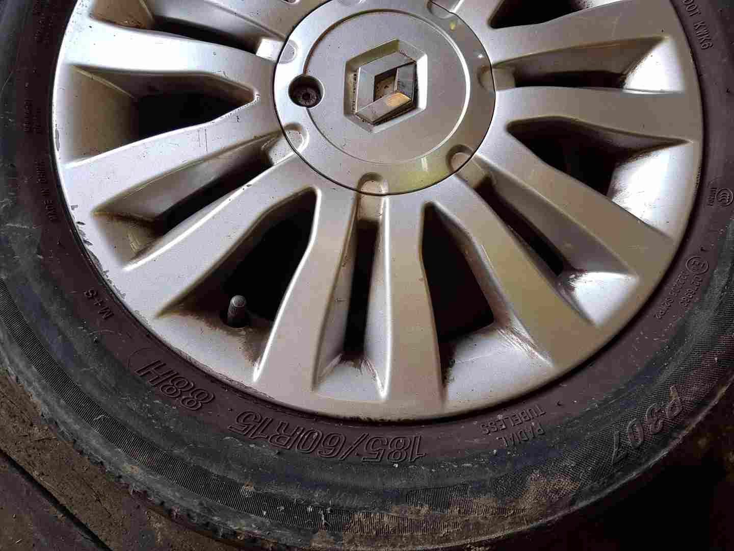 Thumb 3 Renault Clio MK3 2009-2012 Alloy Wheel DEL Arte 185 60 15 3/5 8200846129