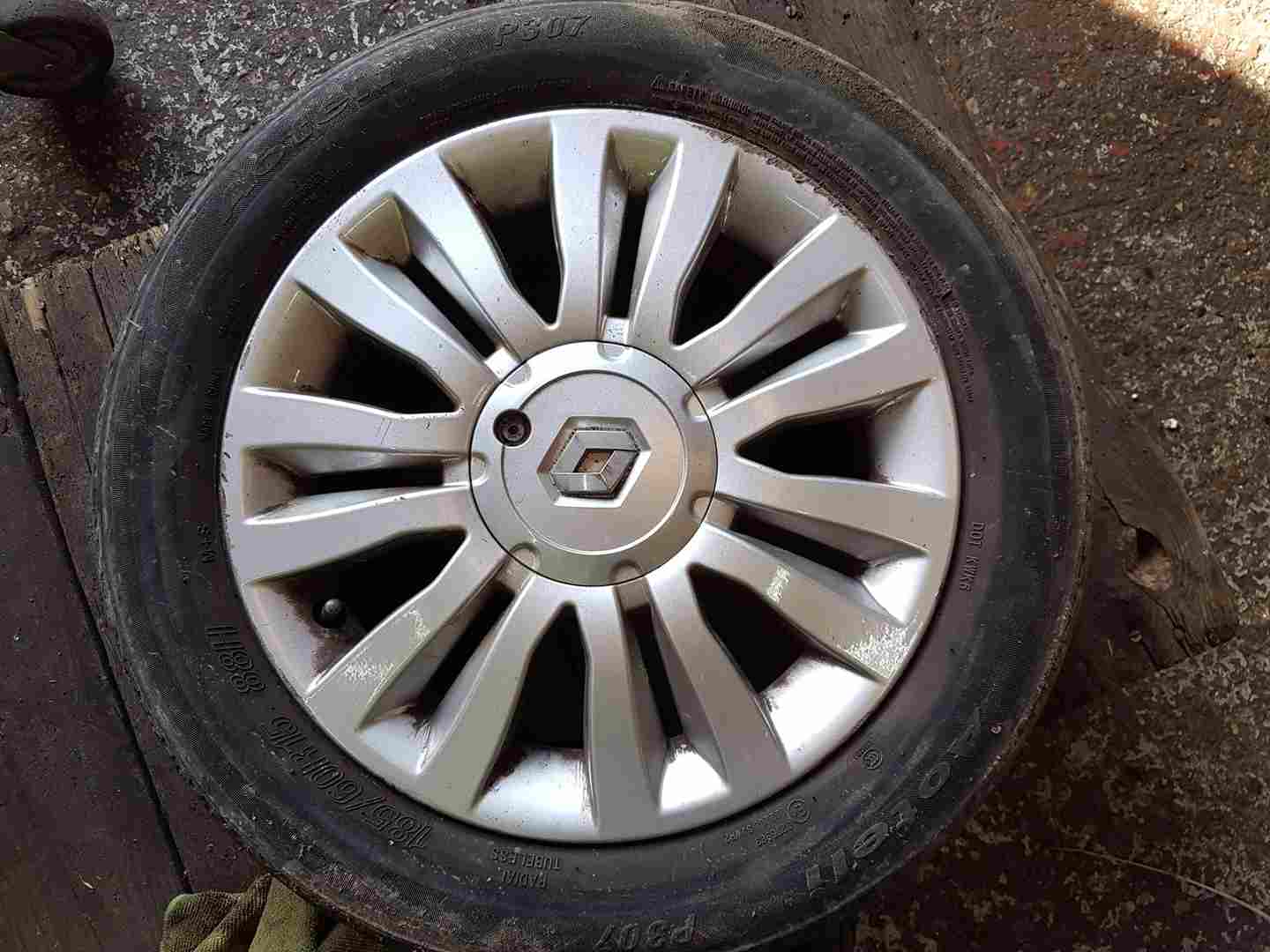 Renault Clio MK3 2009-2012 Alloy Wheel DEL Arte 185 60 15 3/5 8200846129
