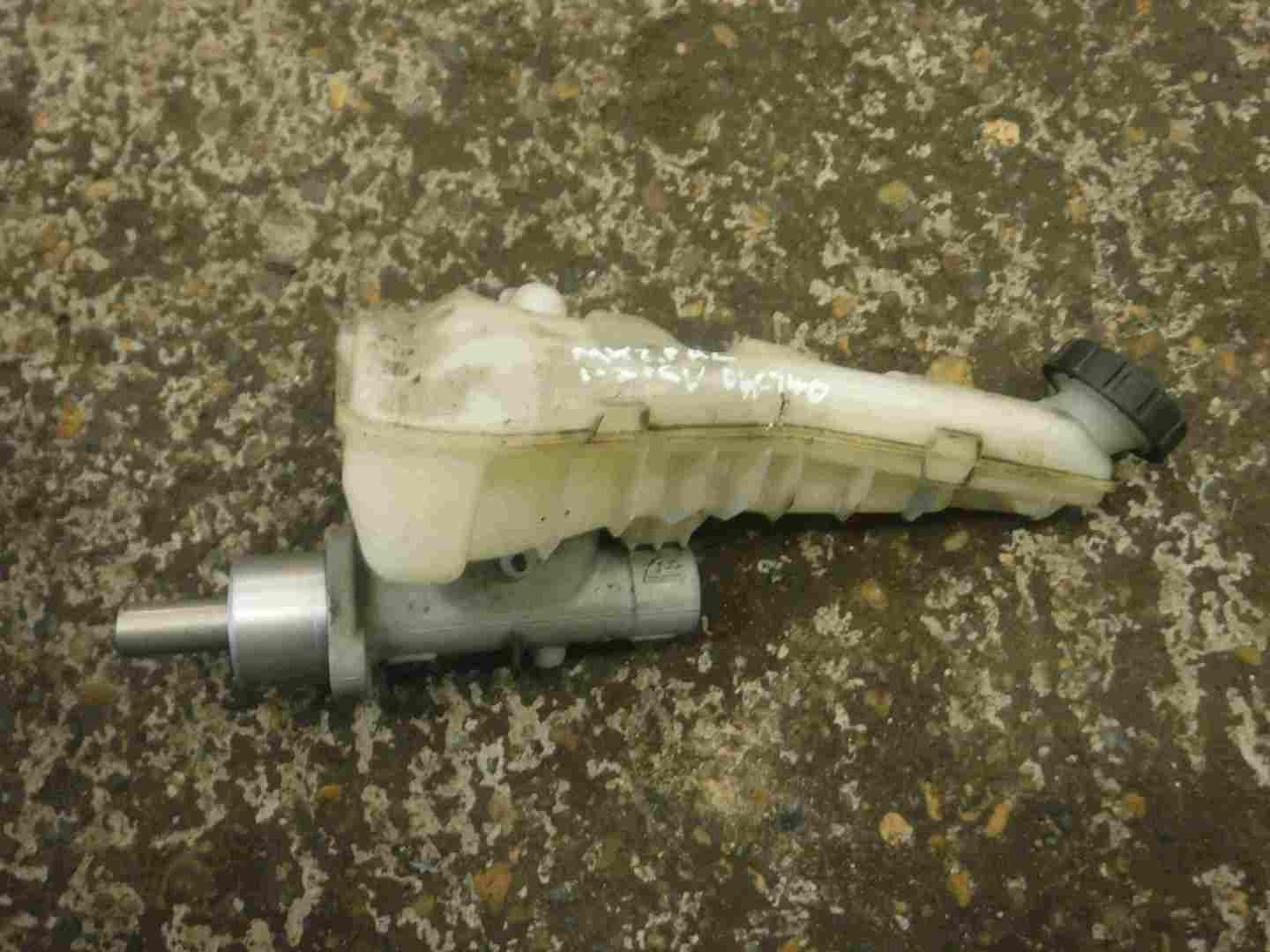Renault Clio MK3 2009-2012 Brake Master Cylinder + Bottle