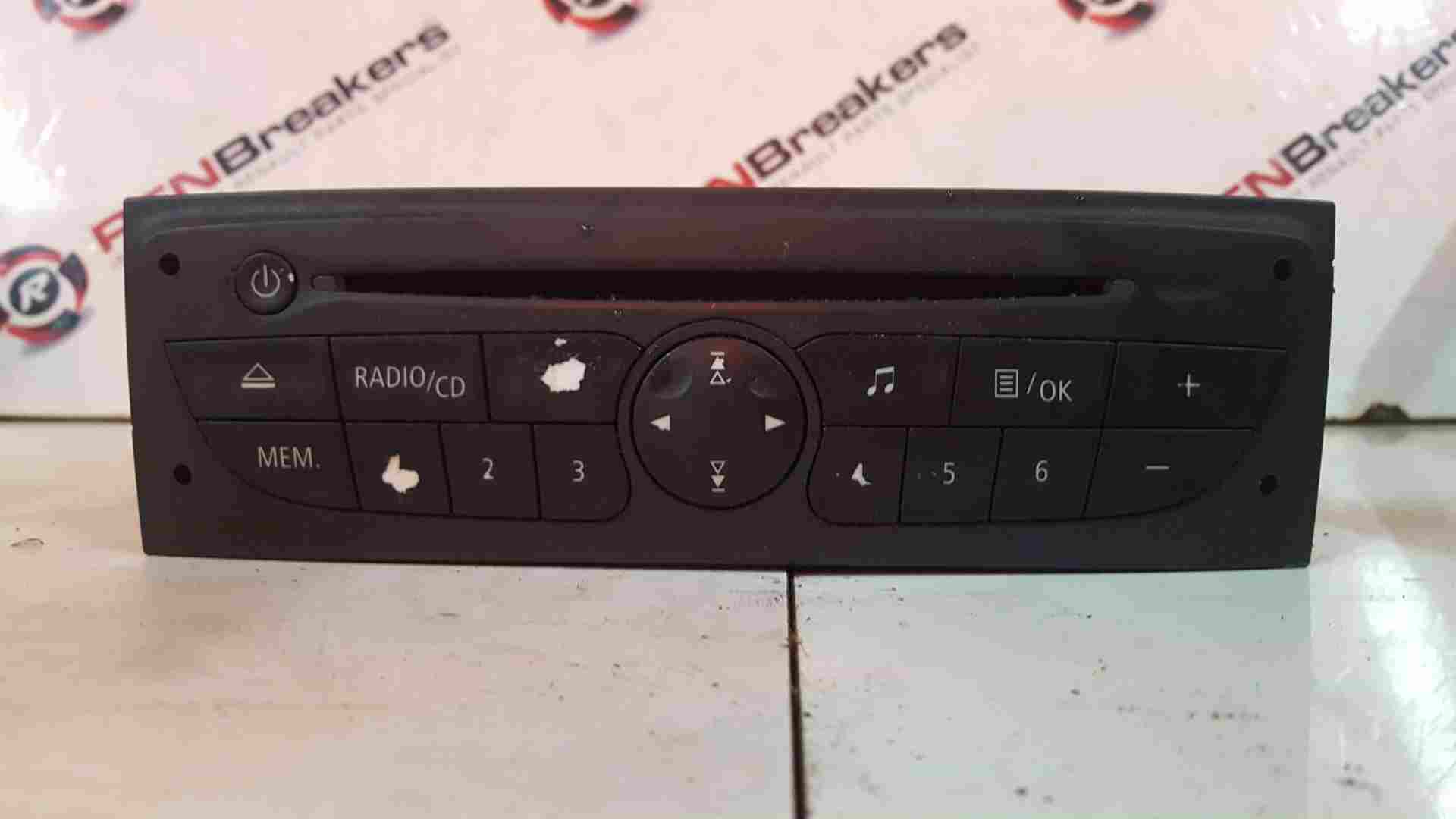 Renault Clio MK3 2009-2012 Cd Player MP3 Radio + Code 281150038R