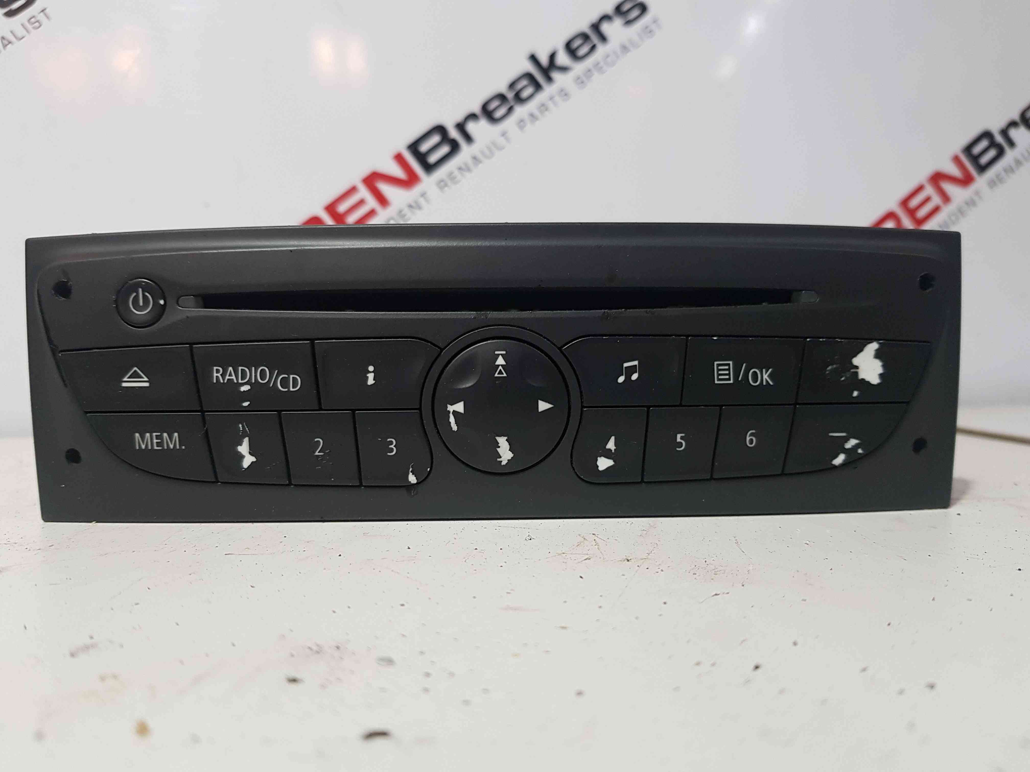 Thumb 6 Renault Clio MK3 2009-2012 Cd Player MP3 Radio + Code 281150038R