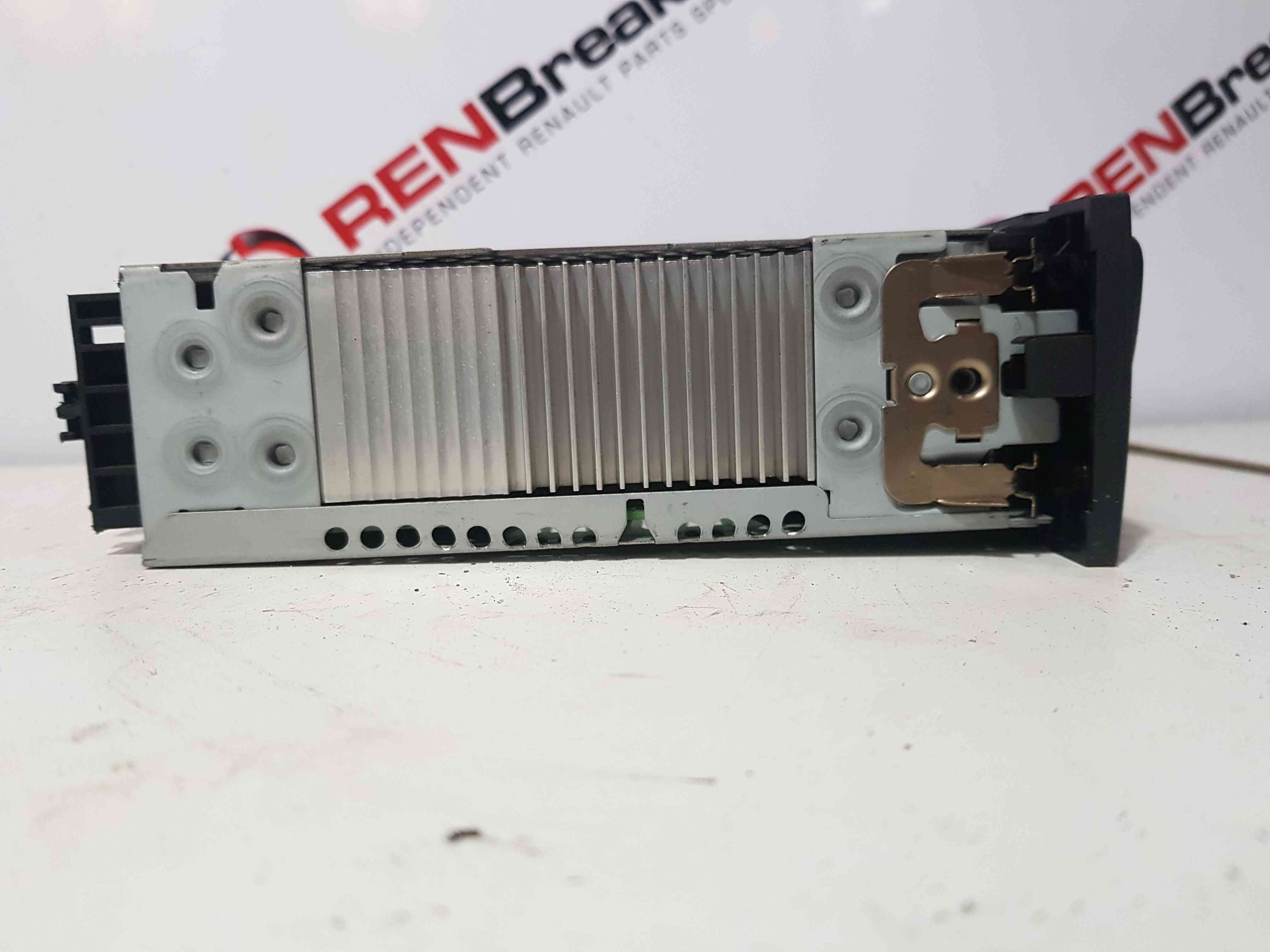 Thumb 9 Renault Clio MK3 2009-2012 Cd Player MP3 Radio + Code 281150038R