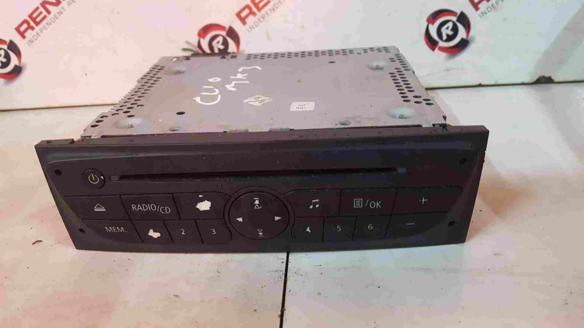 Thumb 2 Renault Clio MK3 2009-2012 Cd Player MP3 Radio + Code 281150038R