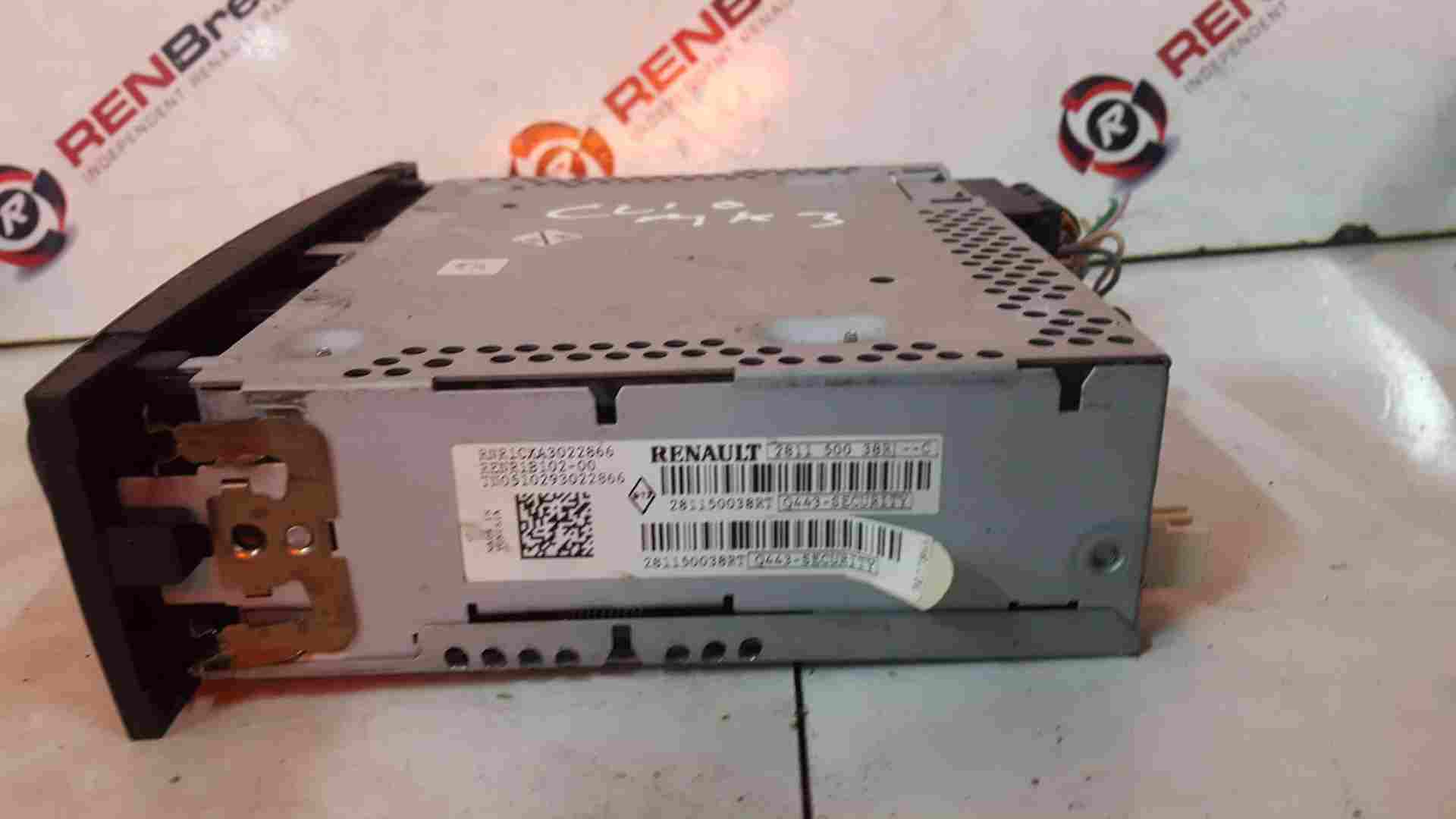 Thumb 3 Renault Clio MK3 2009-2012 Cd Player MP3 Radio + Code 281150038R