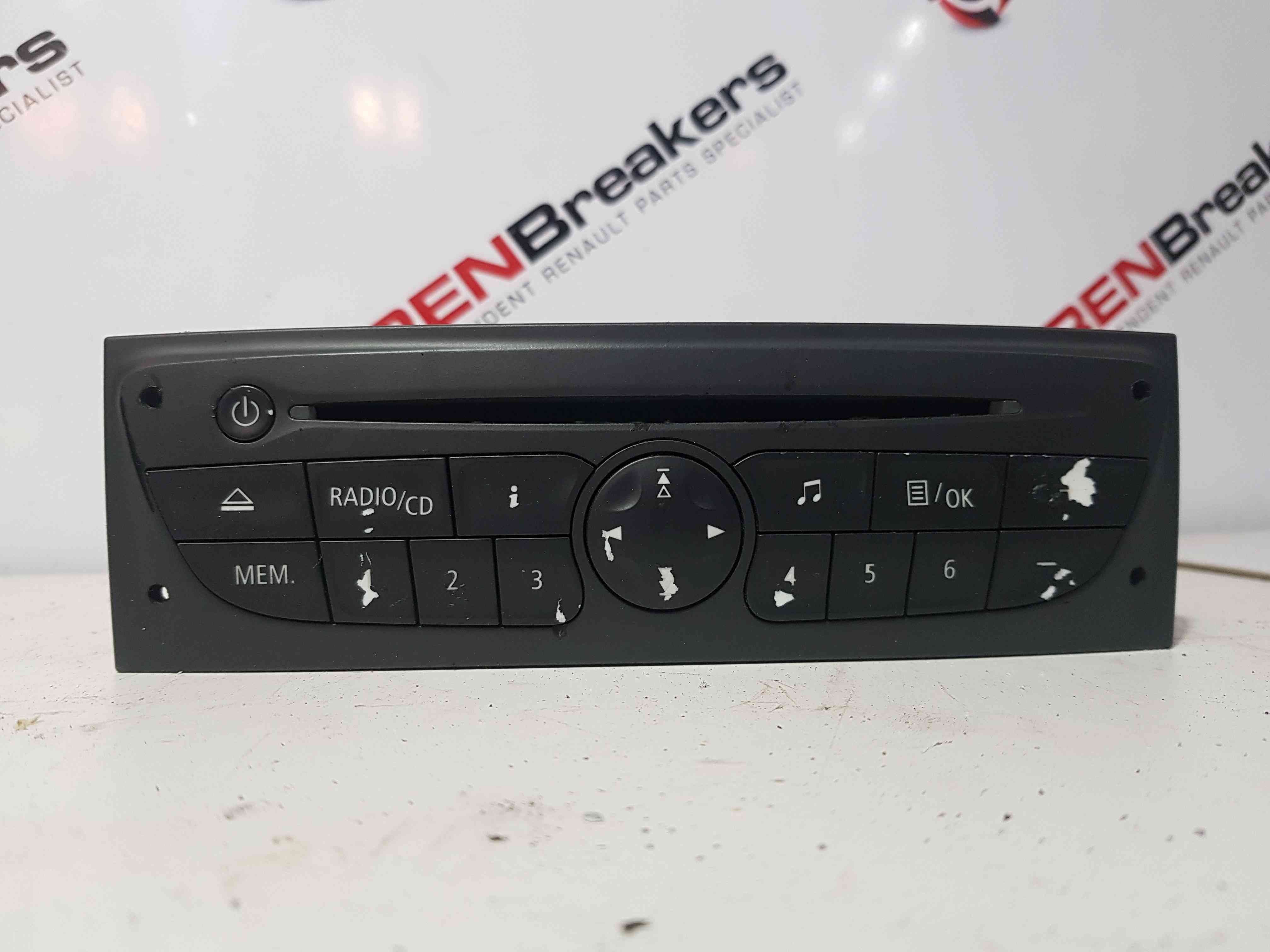 Thumb 2 Renault Clio MK3 2009-2012 Cd Player MP3 Radio + Code 281150038R