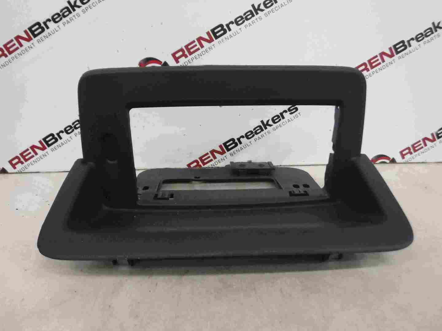 Renault Clio MK3 2009-2012 Cd Satnav Unit Surround Plastic 8200884343