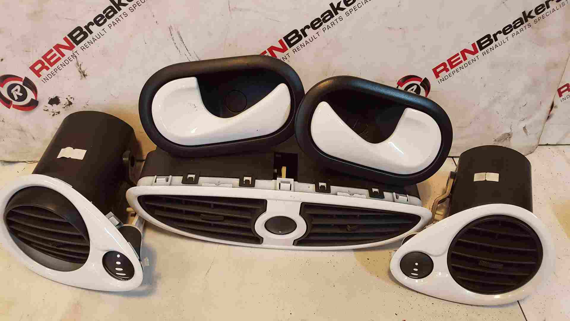 Thumb 2 Renault Clio MK3 2009-2012 Centre Side Dashboard Heater Surround White SET Trims