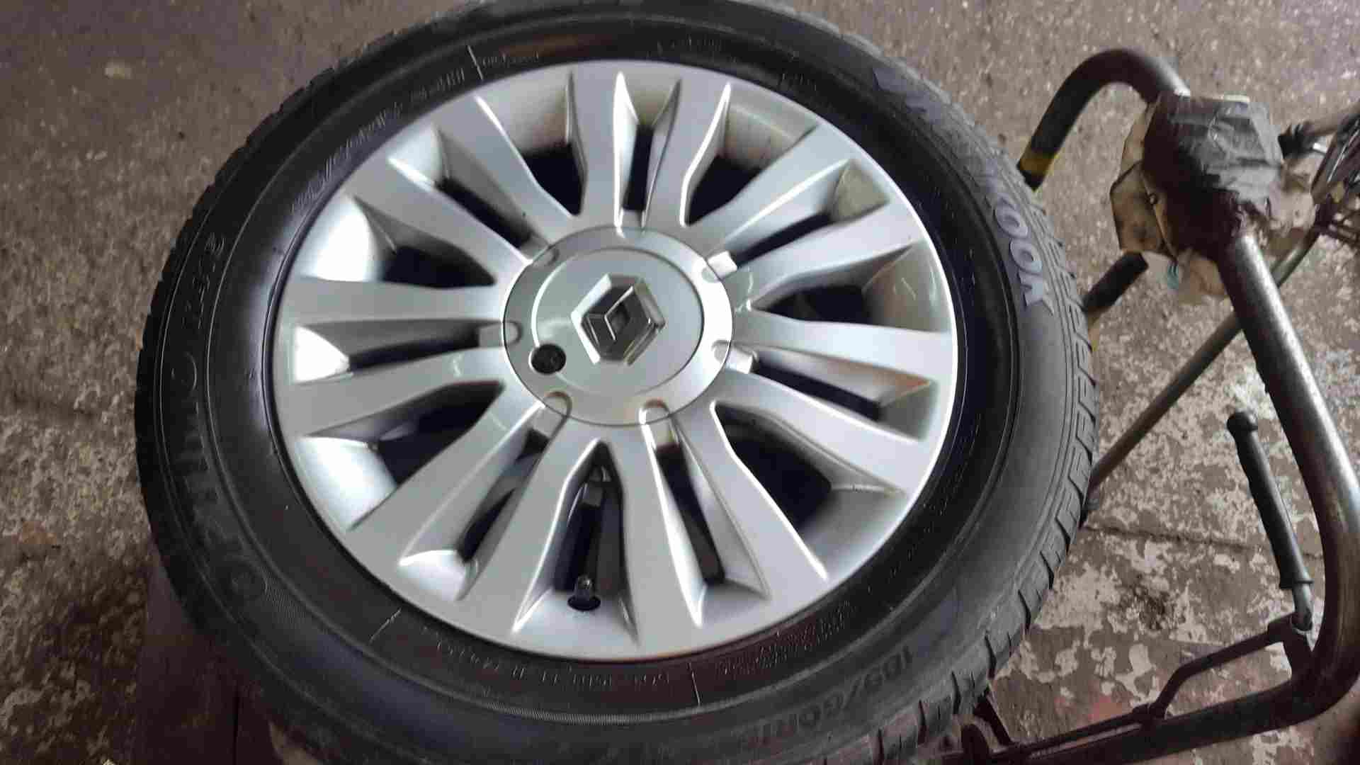 Thumb 3 Renault Clio MK3 2009-2012 DEL Arte Alloy Wheel 15Inch 4/5 8200833420