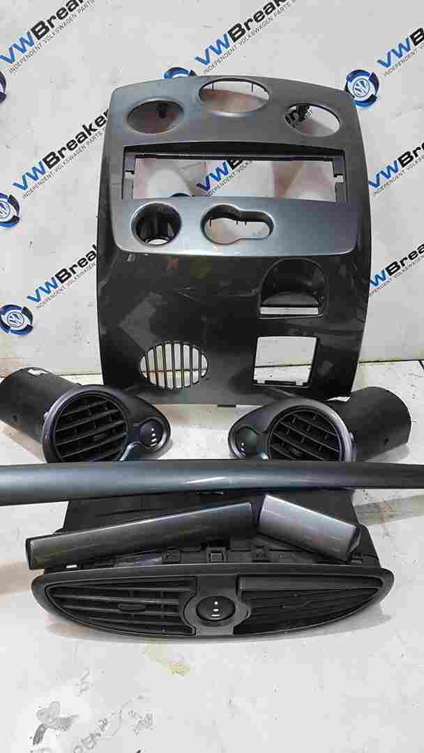 Thumb 3 Renault Clio MK3 2009-2012 Dashboard Trims Heater Vent Gloss Grey 8200407853
