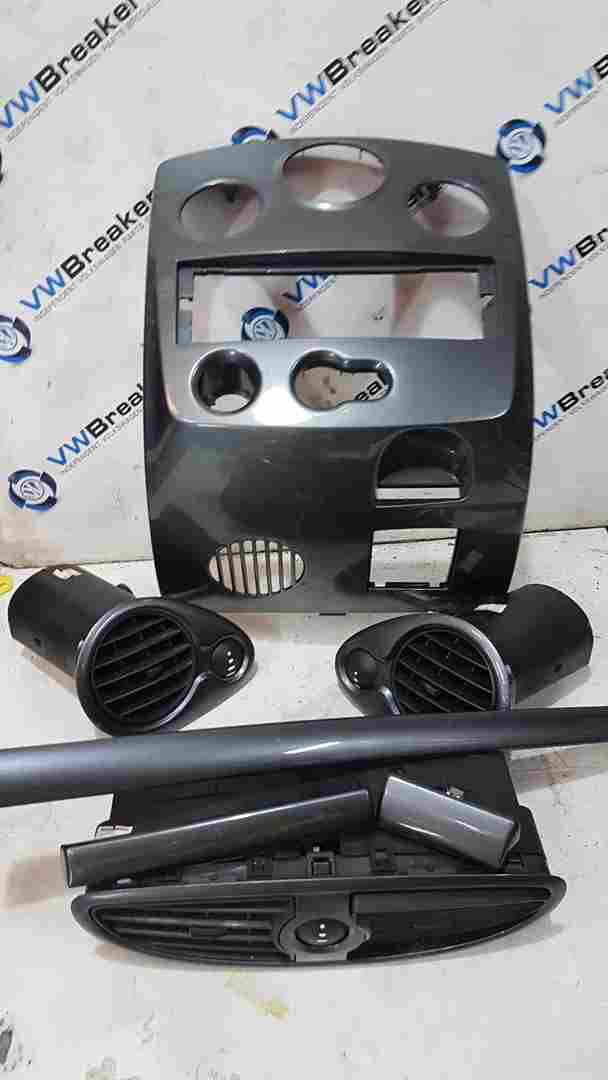 Thumb 5 Renault Clio MK3 2009-2012 Dashboard Trims Heater Vent Gloss Grey 8200407853