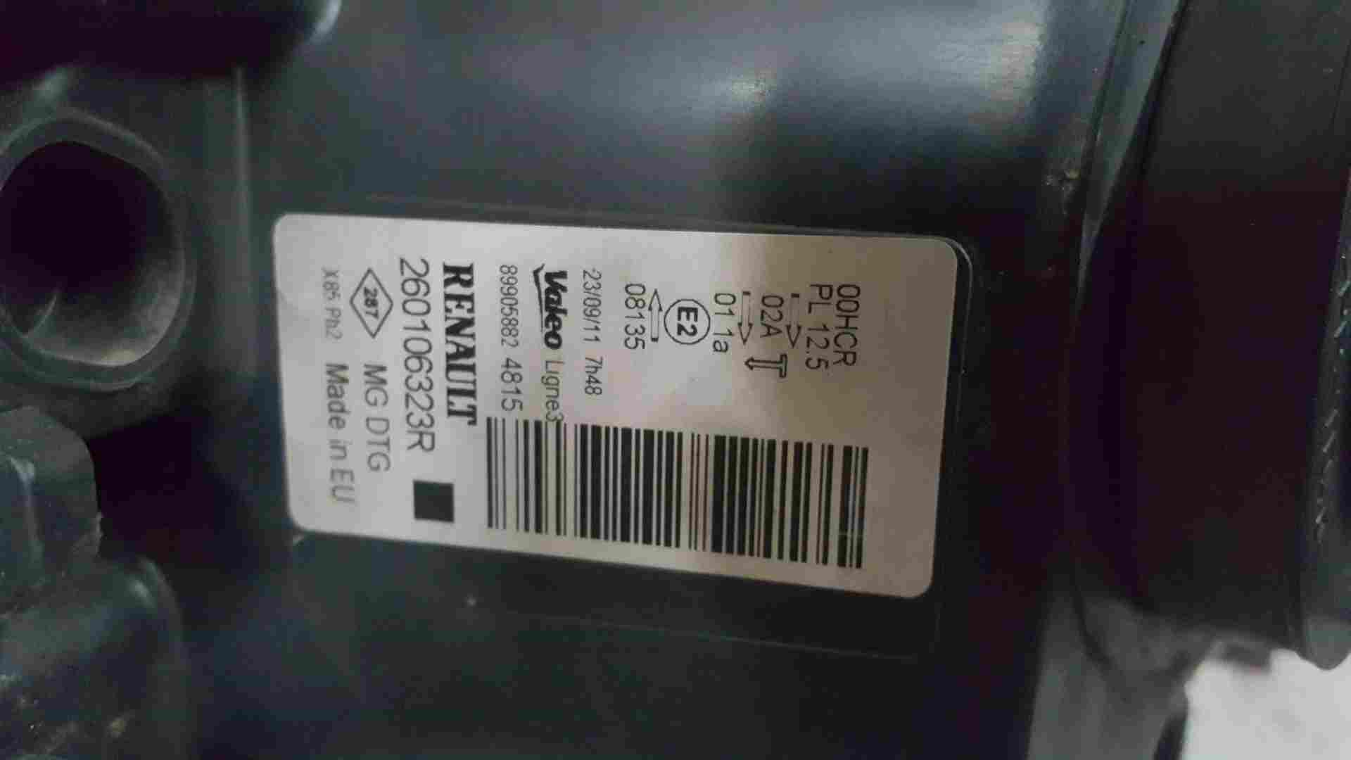 Thumb 4 Renault Clio MK3 2009-2012 Drivers OSF Front Headlight Black Backing tab broken