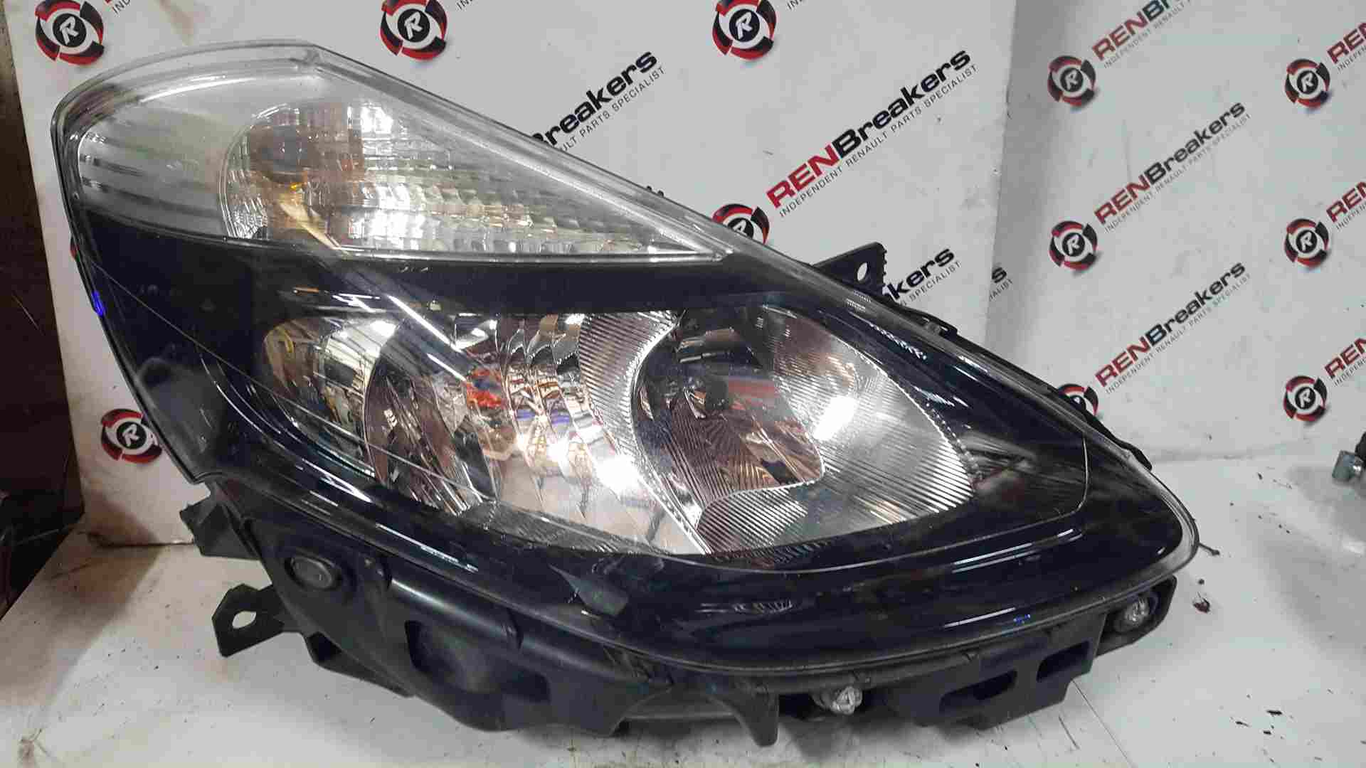 Thumb 6 Renault Clio MK3 2009-2012 Drivers OSF Front Headlight Black Backing tab broken