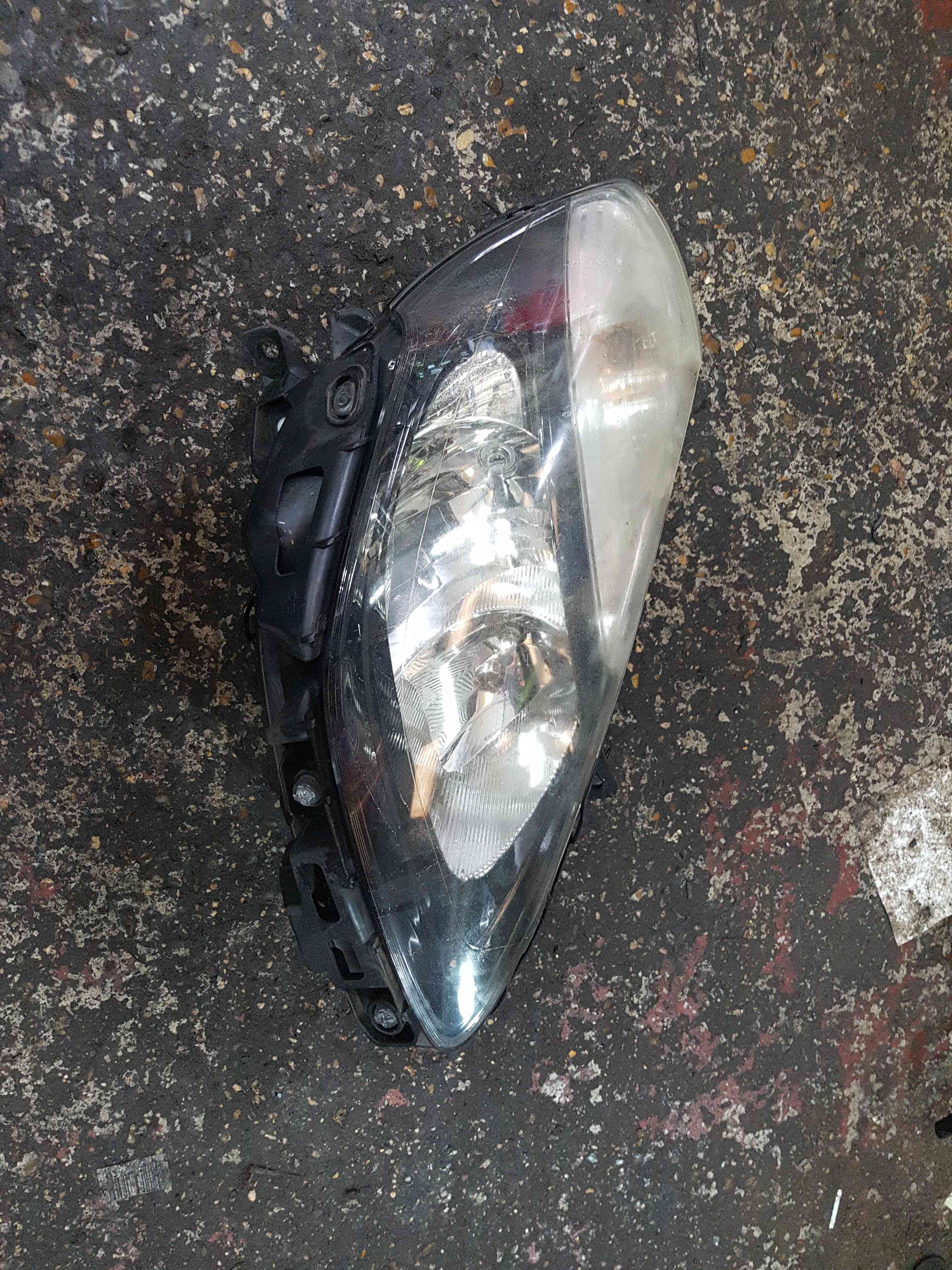 Thumb 5 Renault Clio MK3 2009-2012 Drivers OSF Front Headlight Black Backing Facelift