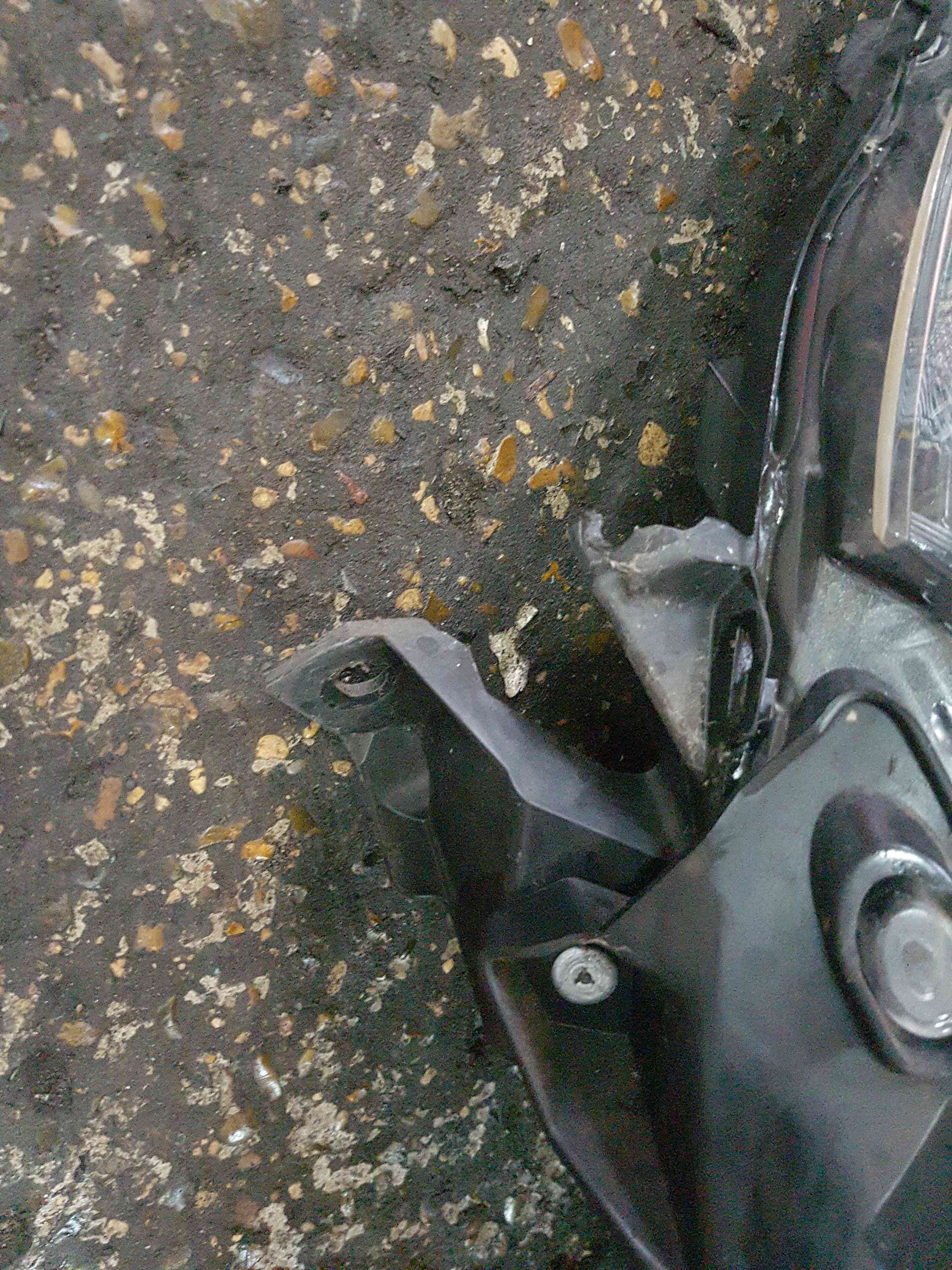 Thumb 3 Renault Clio MK3 2009-2012 Drivers OSF Front Headlight Black Backing Facelift