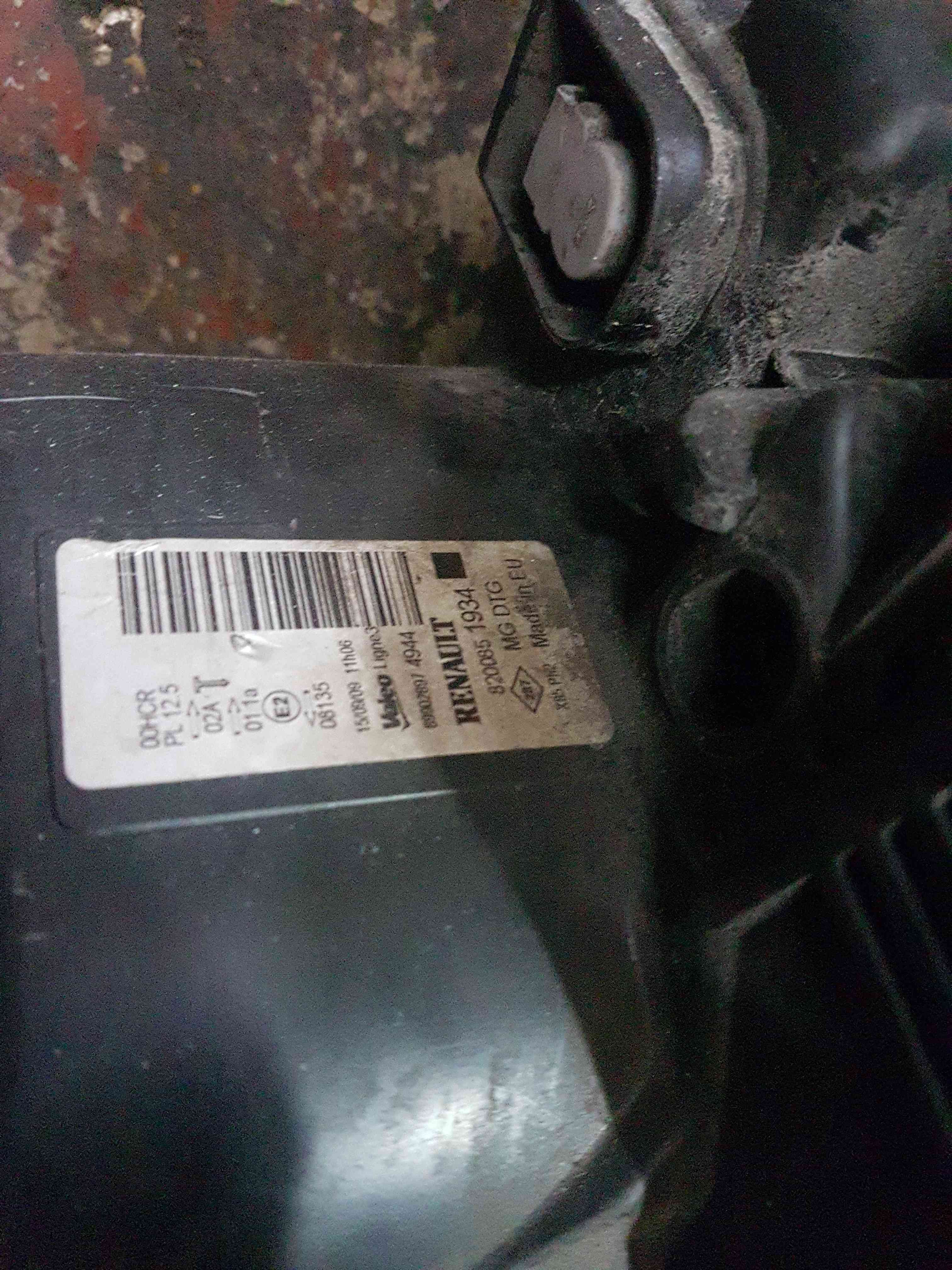 Thumb 5 Renault Clio MK3 2009-2012 Drivers OSF Front Headlight Black Backing Facelift