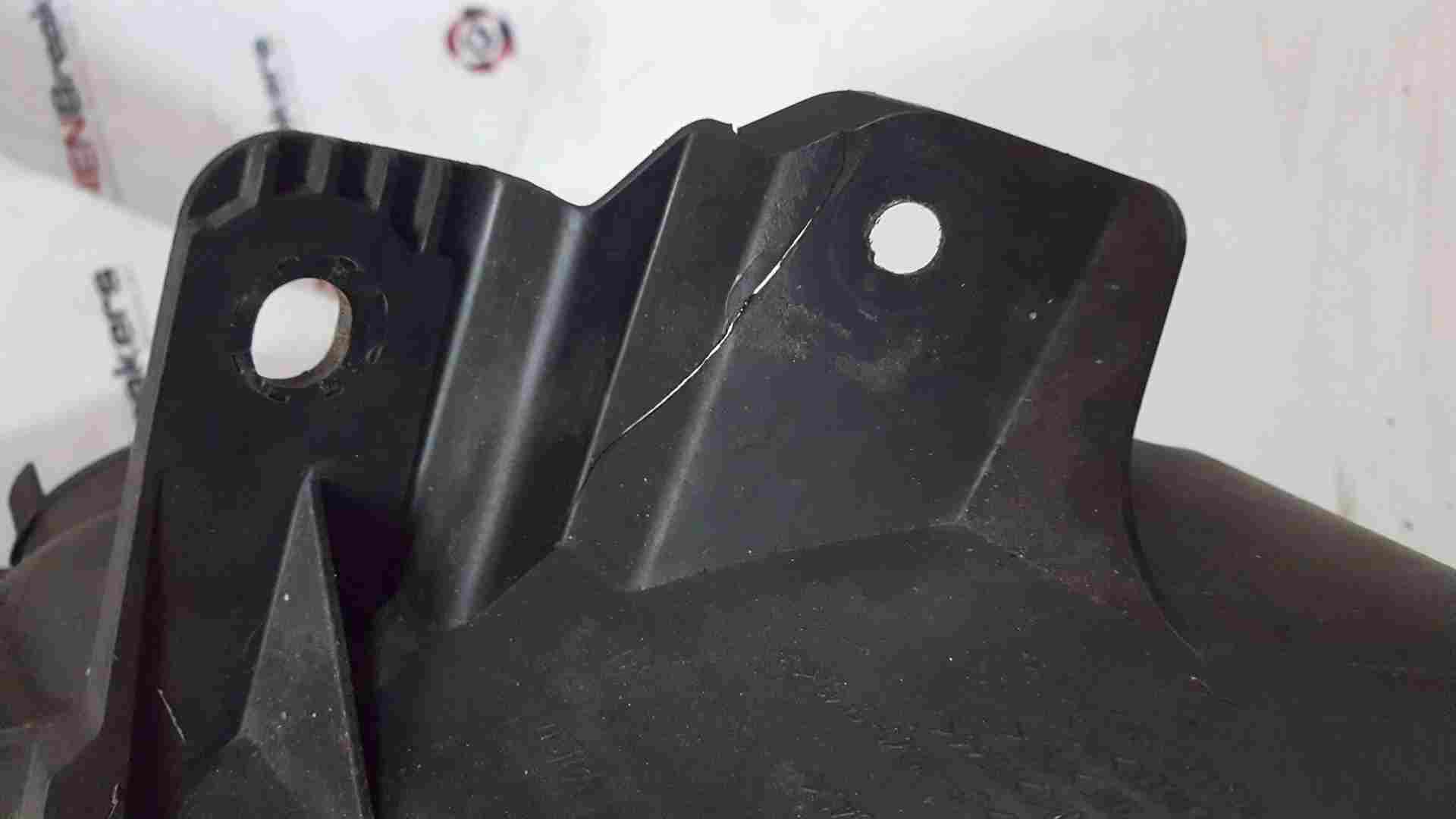 Thumb 4 Renault Clio MK3 2009-2012 Drivers OSF Front Headlight Lens Chrome Crack Bracket