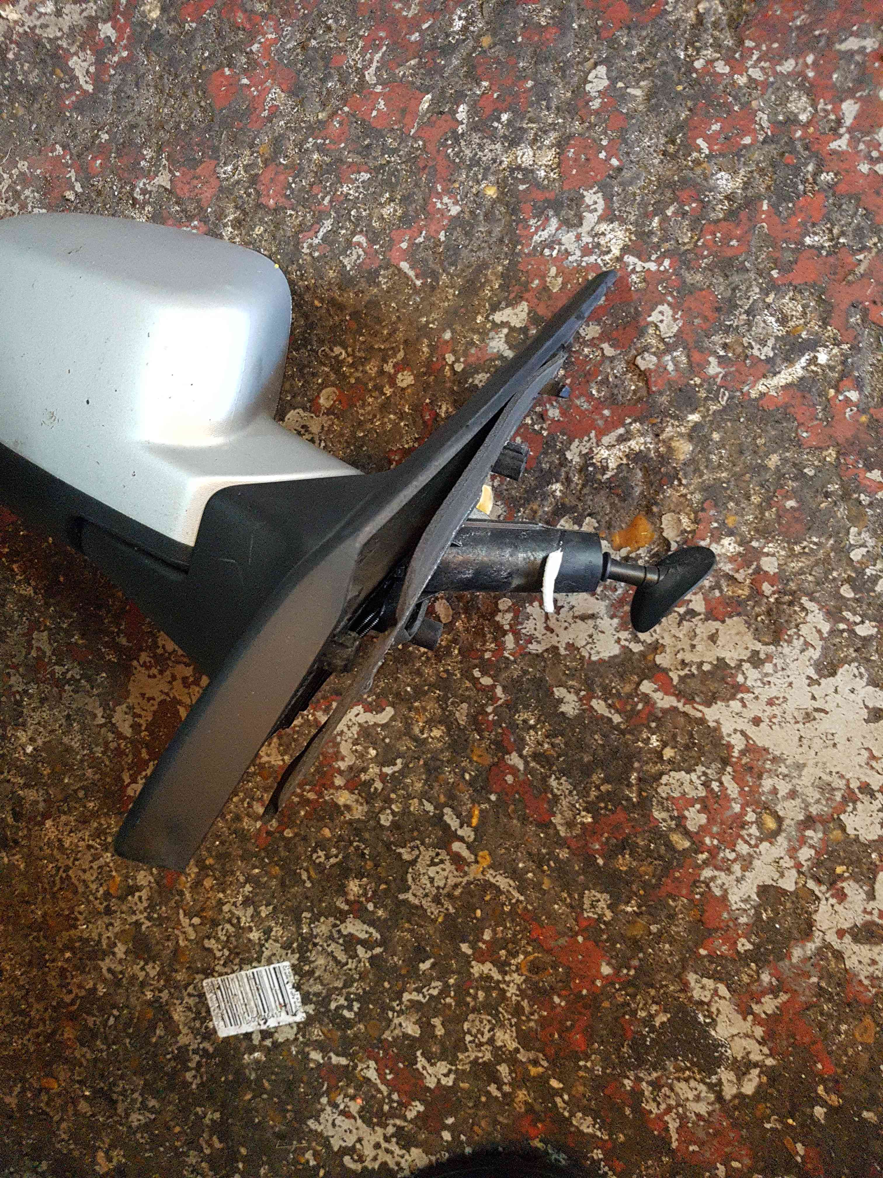Thumb 4 Renault Clio MK3 2009-2012 Drivers Os Wing Mirror Silver Facelift Manual