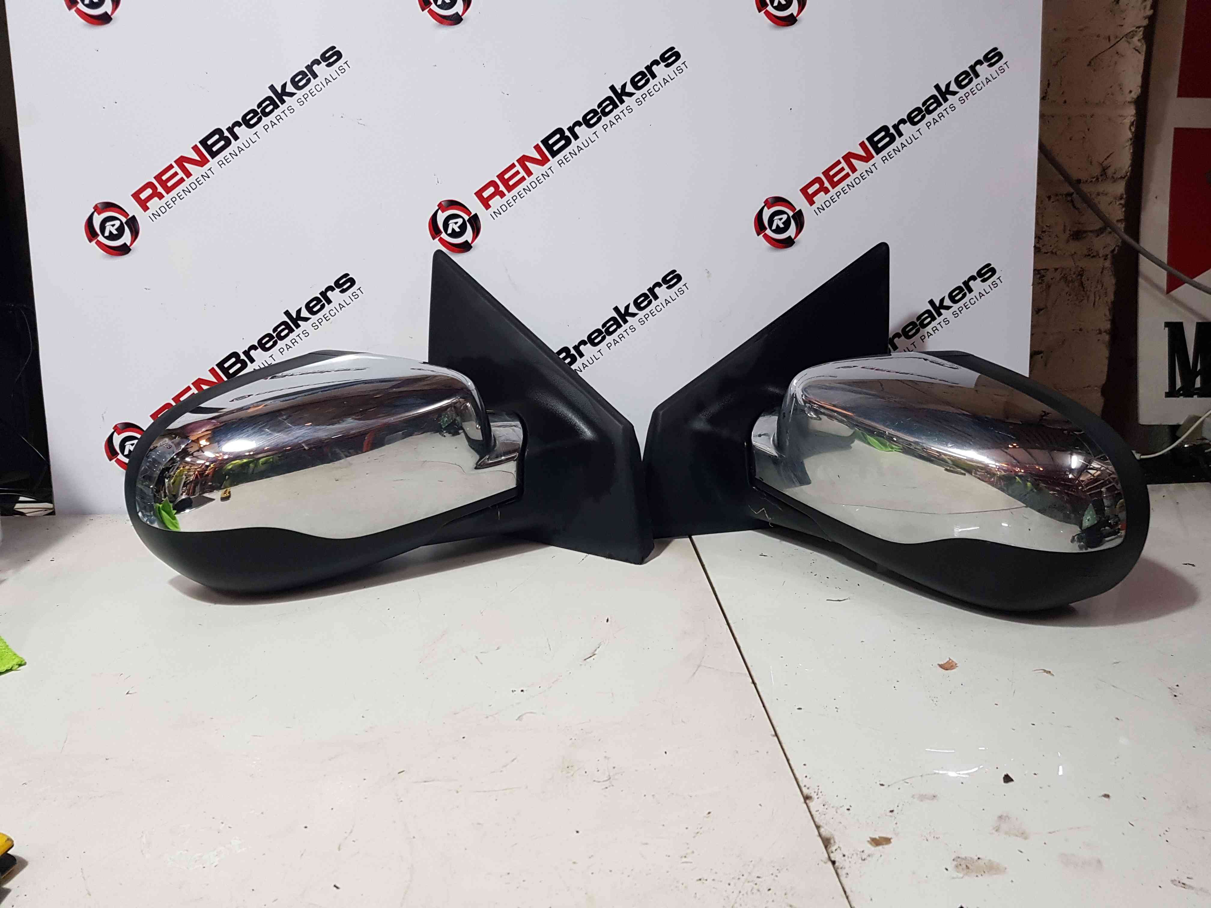 Thumb 4 Renault Clio MK3 2009-2012 Drivers Passenger Os Ns Wing Mirror Silver Chrome 