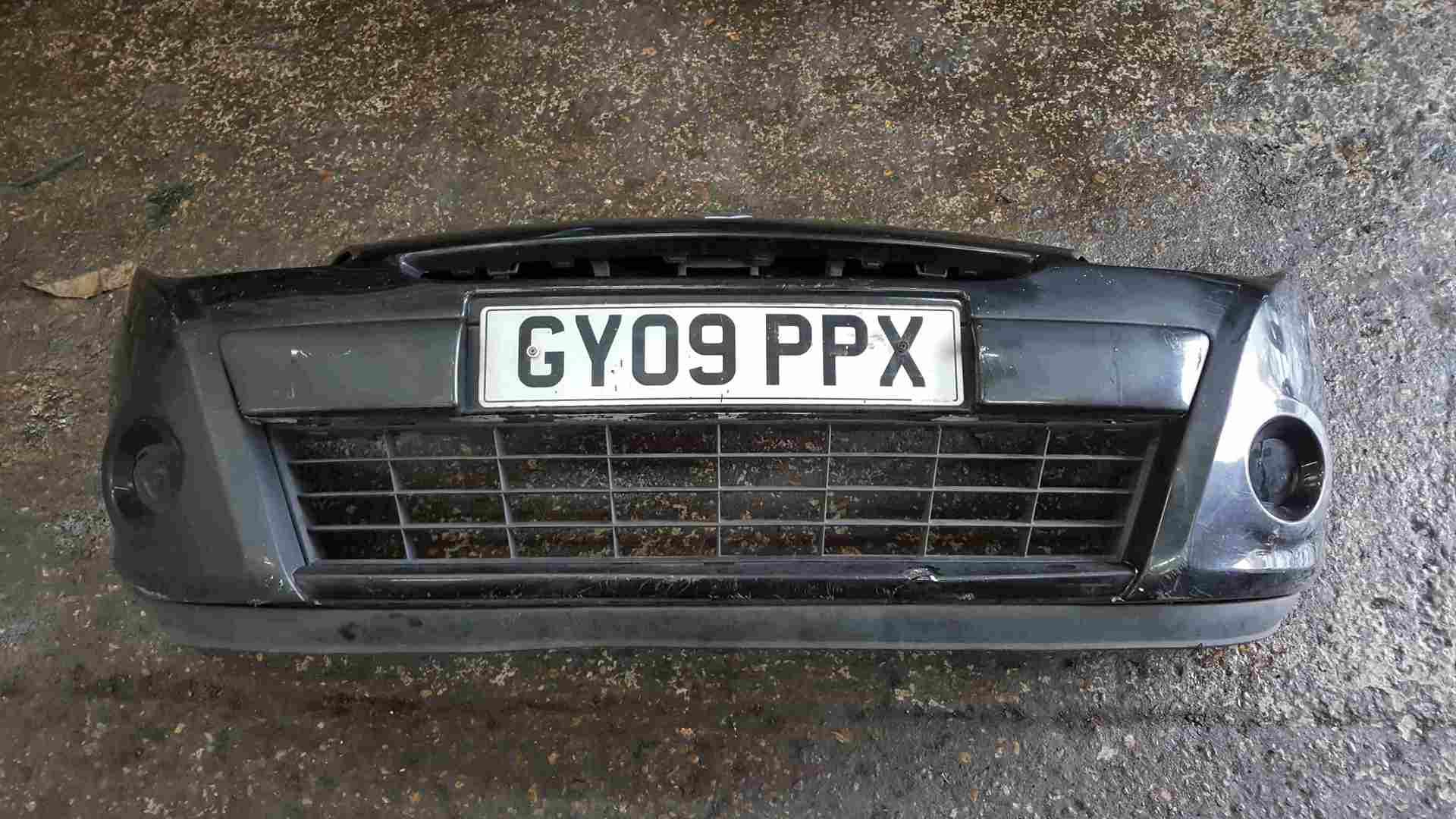 Renault Clio MK3 2009-2012 Front Bumper Black 676