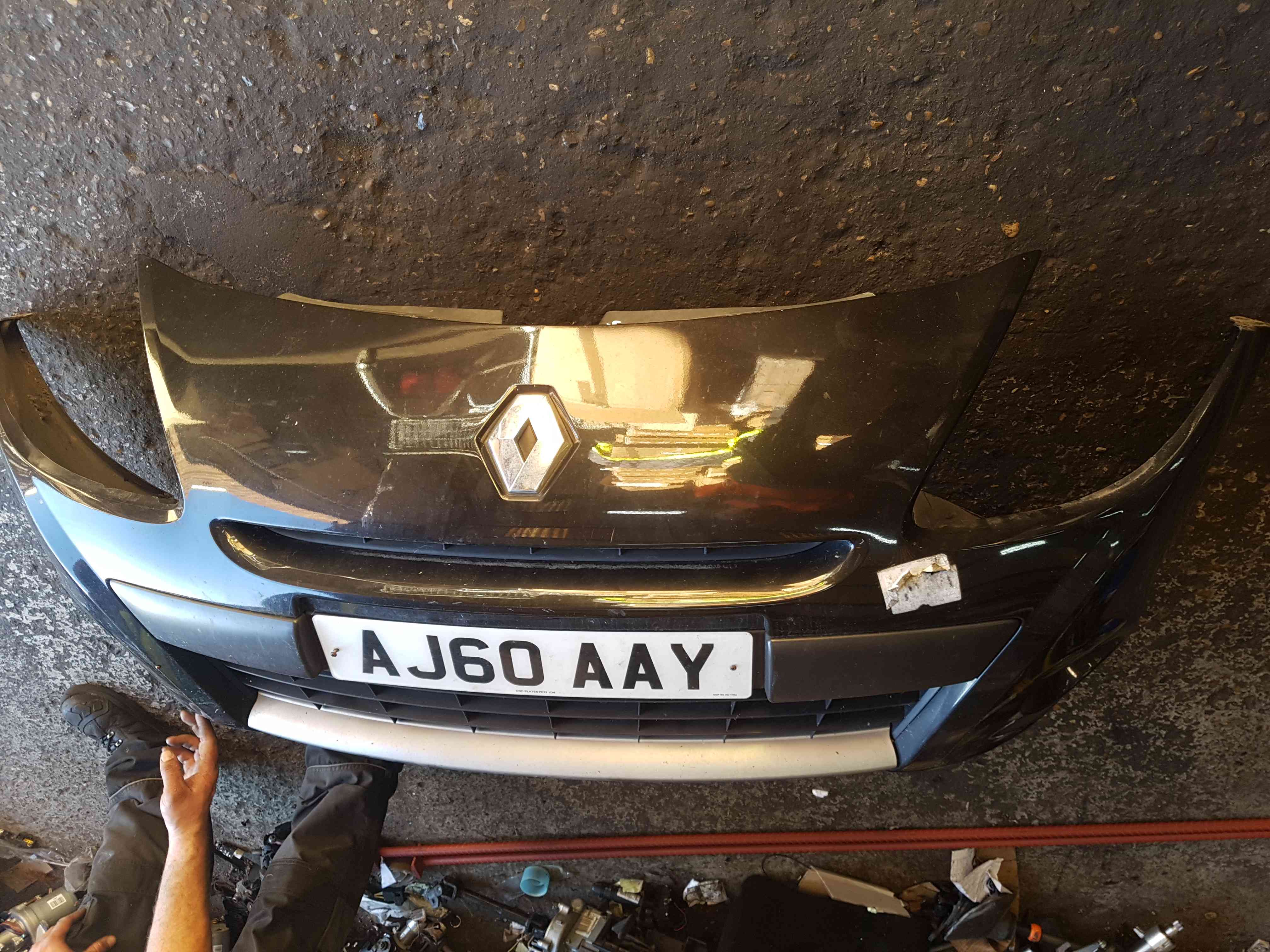 Thumb 7 Renault Clio MK3 2009-2012 Front Bumper Black 676 nv676 185 