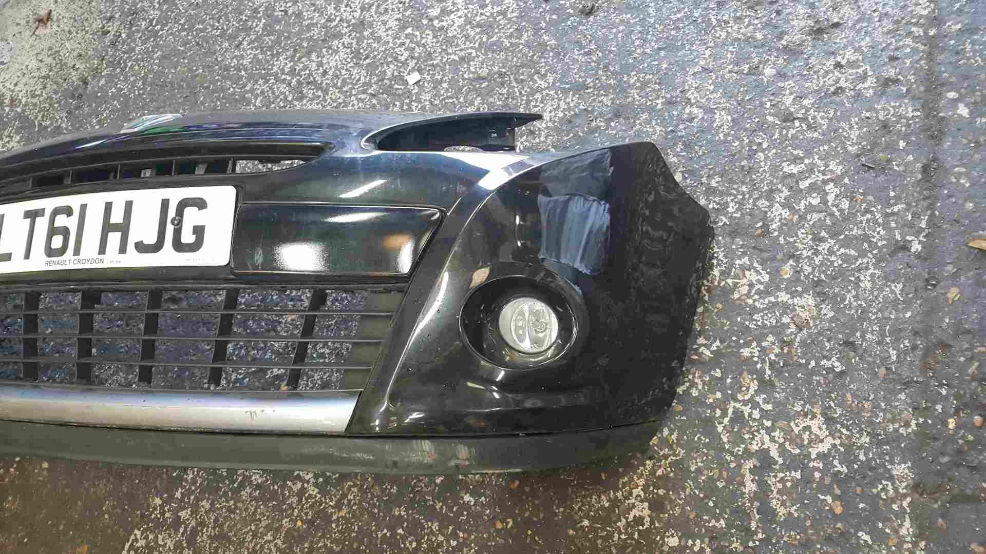 Thumb 2 Renault Clio MK3 2009-2012 Front Bumper Black 676