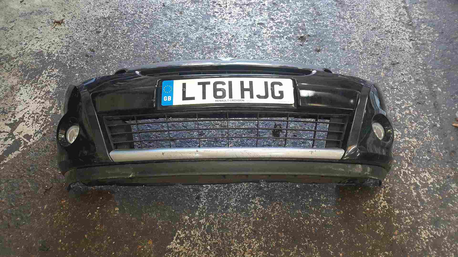 Thumb 3 Renault Clio MK3 2009-2012 Front Bumper Black 676