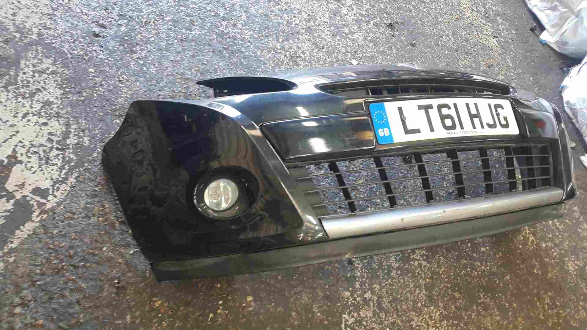 Thumb 5 Renault Clio MK3 2009-2012 Front Bumper Black 676