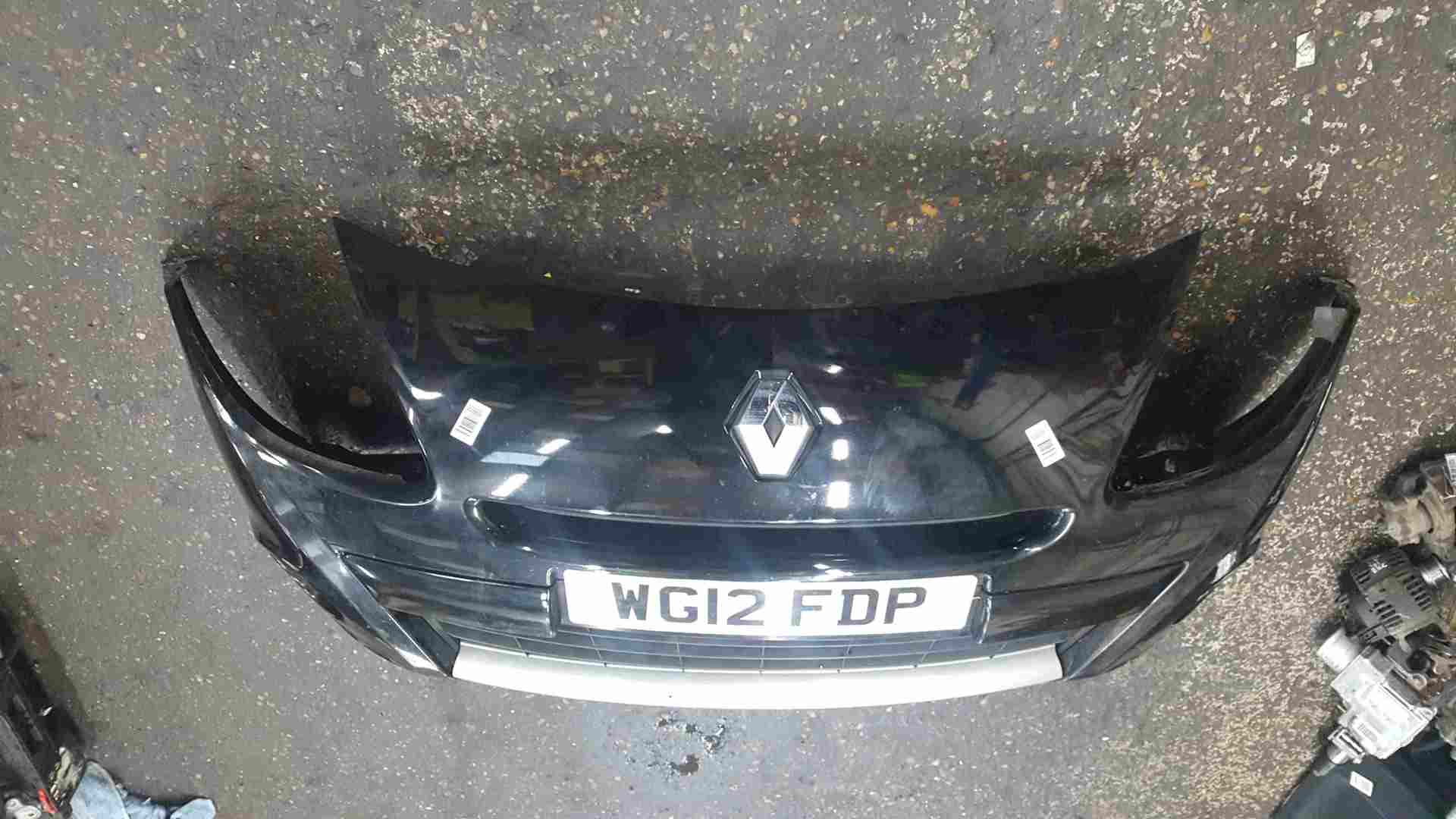Thumb 2 Renault Clio MK3 2009-2012 Front Bumper Black 676 Facelift