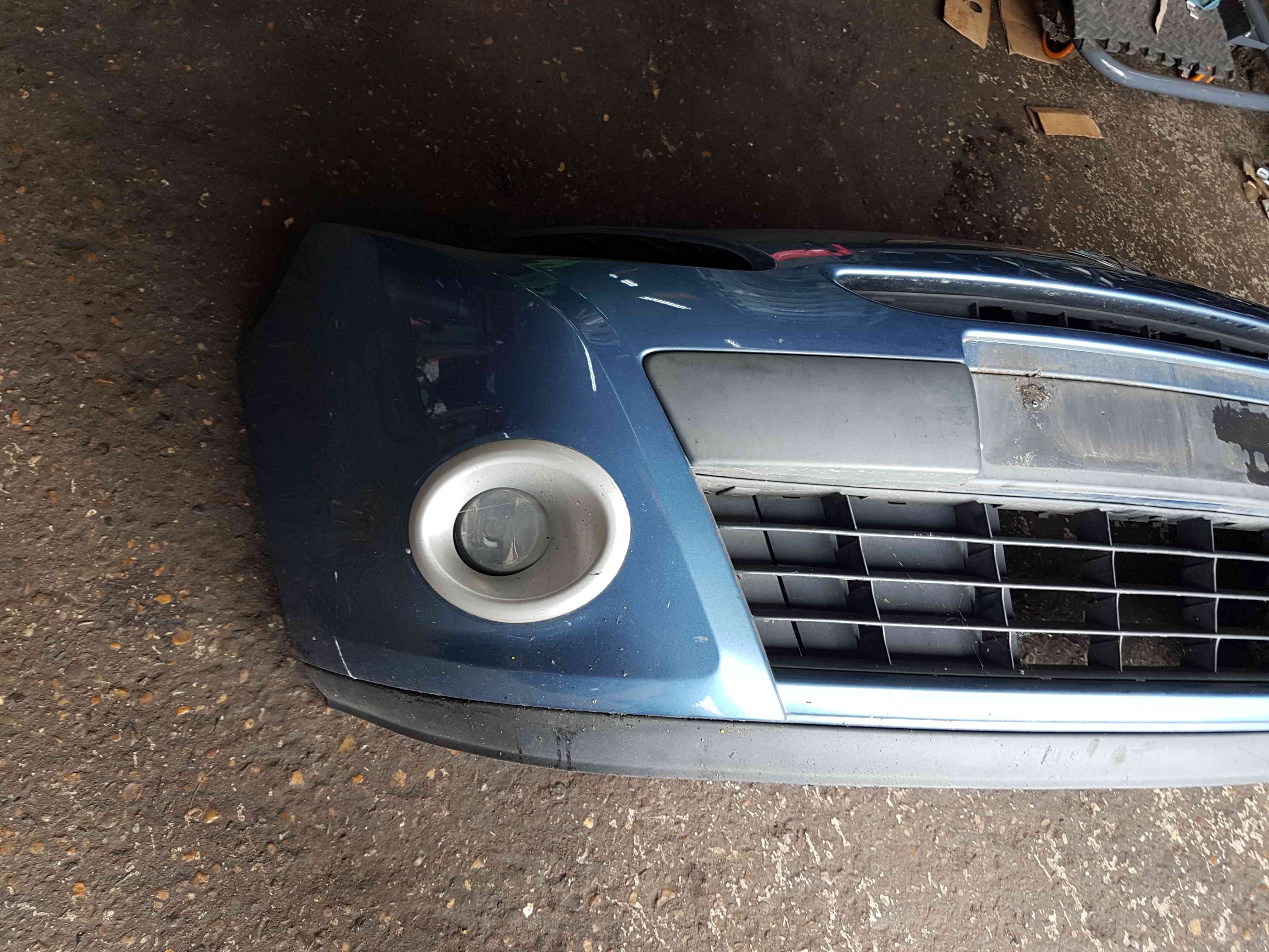 Thumb 4 Renault Clio MK3 2009-2012 Front Bumper Blue Grey Ternl 185