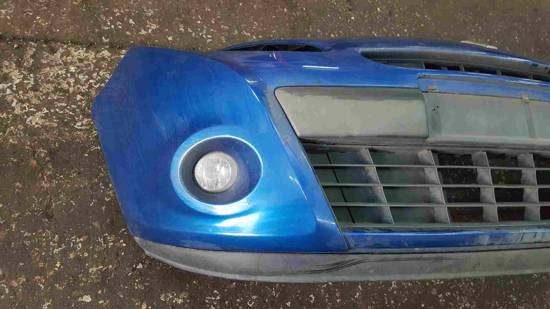 Thumb 5 Renault Clio MK3 2009-2012 Front Bumper Blue Terna 185 15Inch