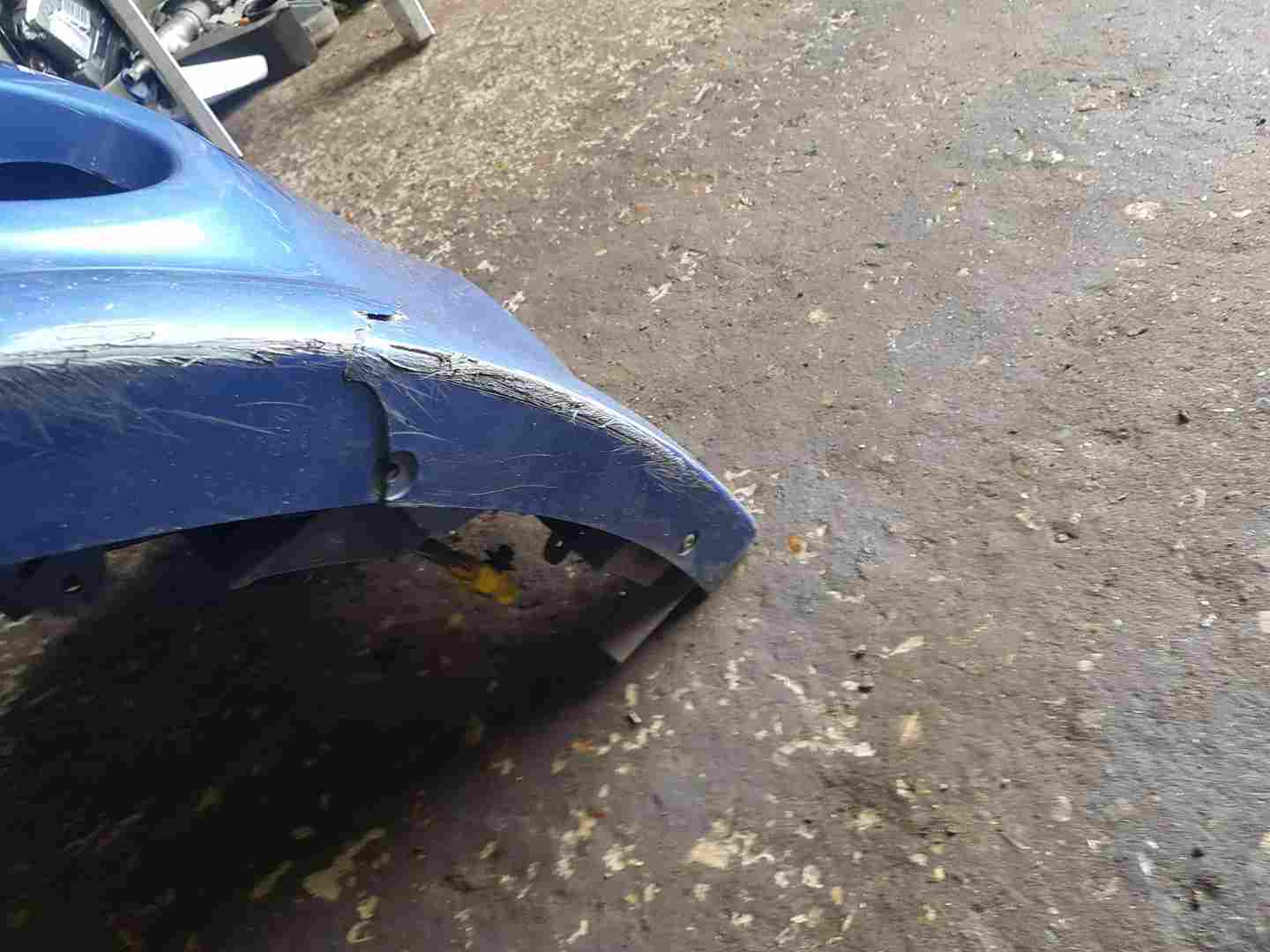 Thumb 8 Renault Clio MK3 2009-2012 Front Bumper Blue Ternt Gt Line