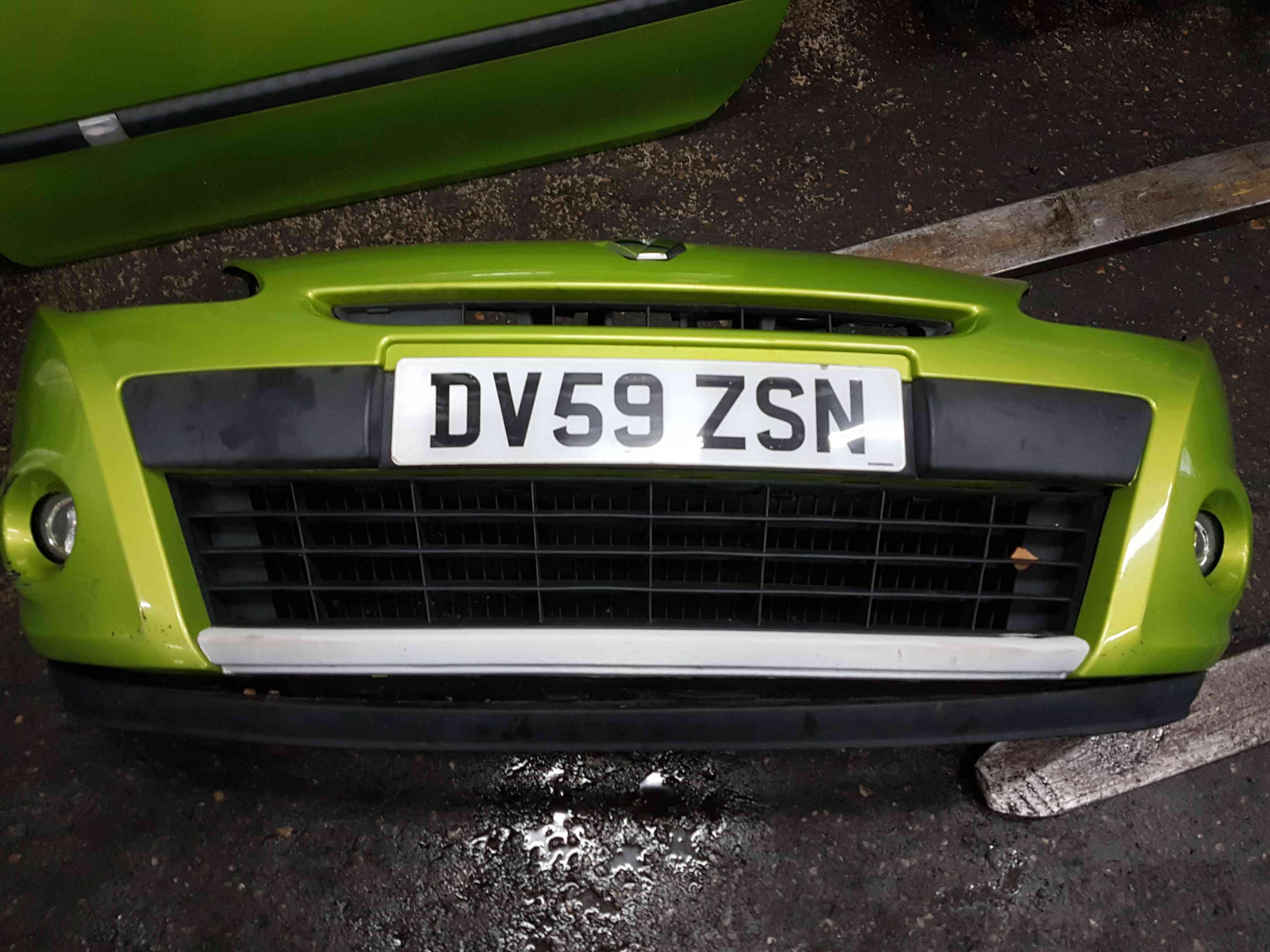 Thumb 2 Renault Clio MK3 2009-2012 Front Bumper Green Tednq 185