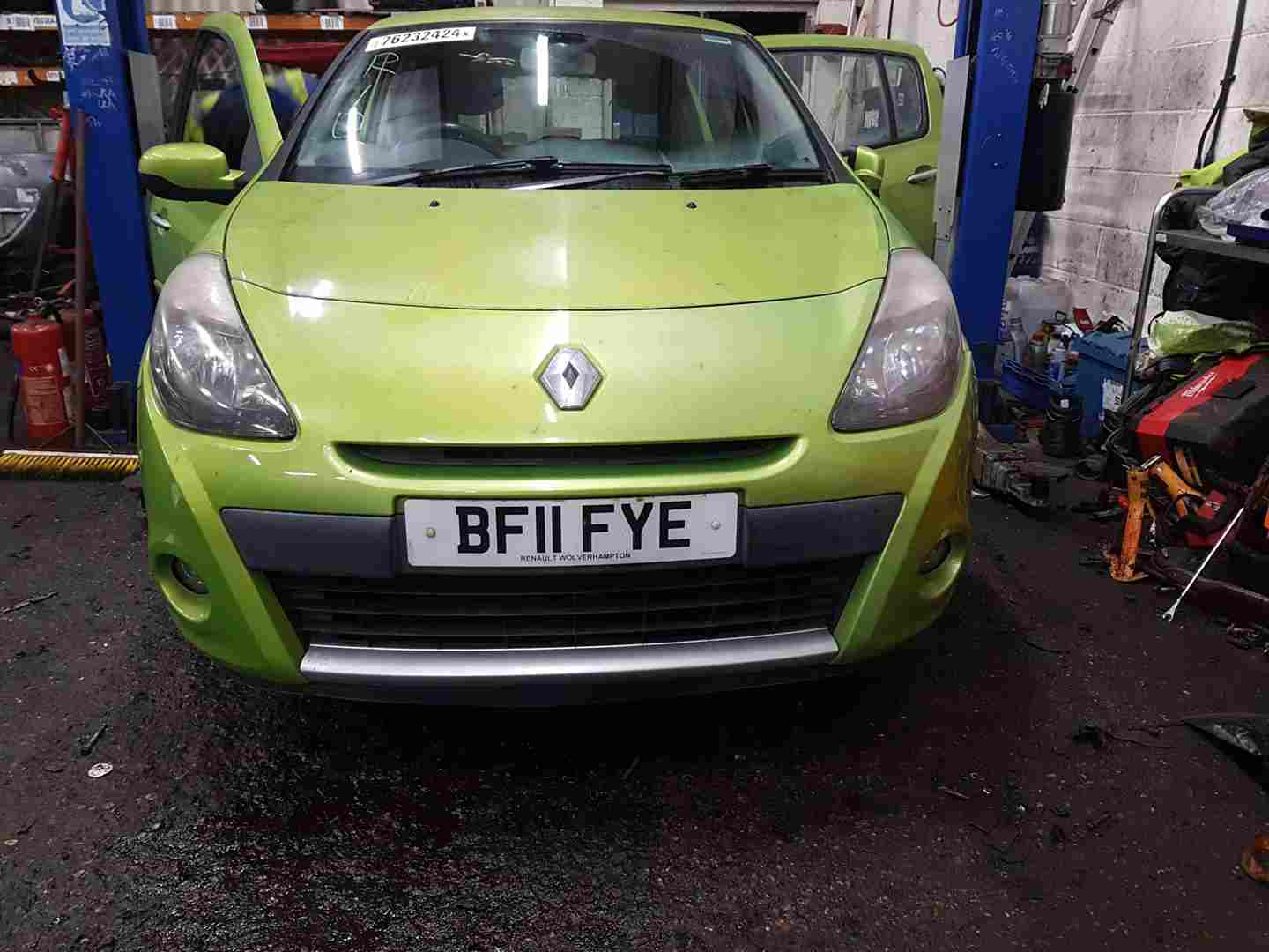 Thumb 2 Renault Clio MK3 2009-2012 Front Bumper Green Tednq 195