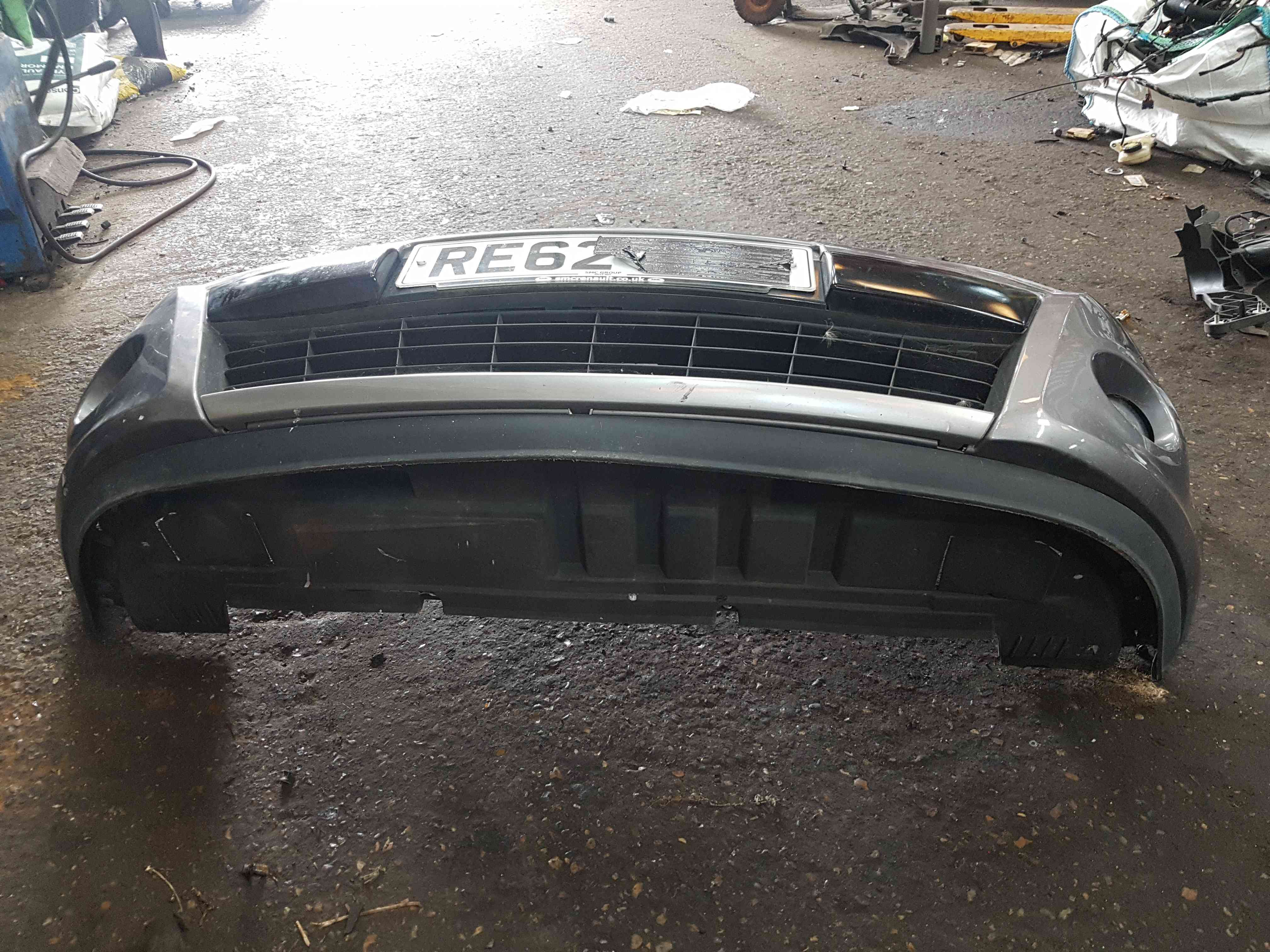 Thumb 8 Renault Clio MK3 2009-2012 Front Bumper Grey Tekng Facelift 196 16Inch Wheels