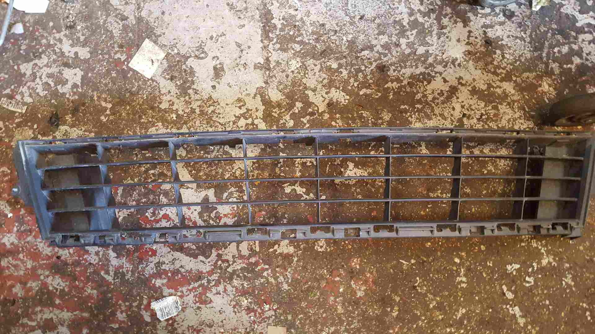Renault Clio MK3 2009-2012 Front Bumper Grille Grill Insert  622541459R
