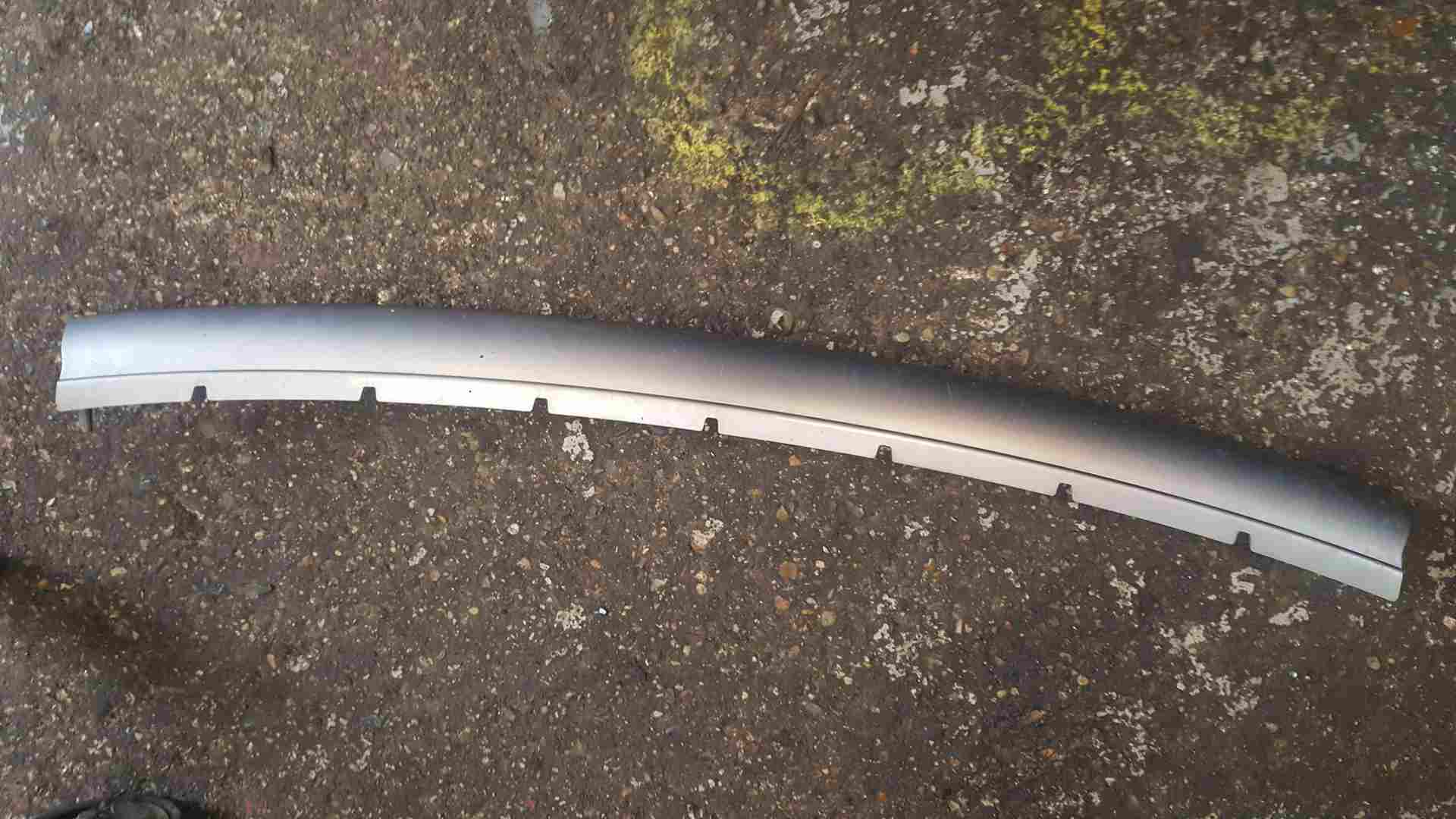 Thumb 2 Renault Clio MK3 2009-2012 Front Bumper Lower Insert Silver 620843348R