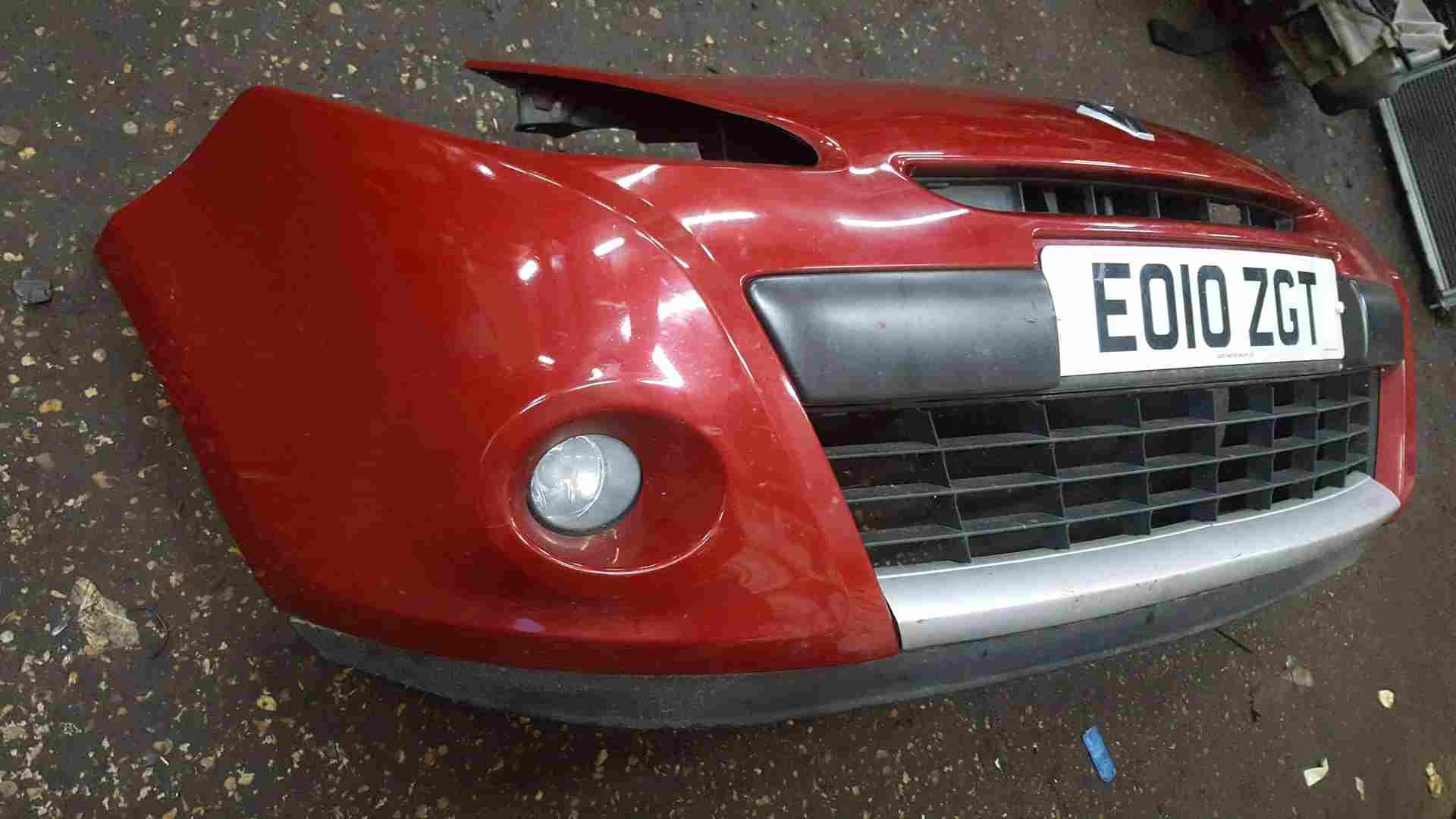 Thumb 2 Renault Clio MK3 2009-2012 Front Bumper RED Tennj Facelift 195 Damaged