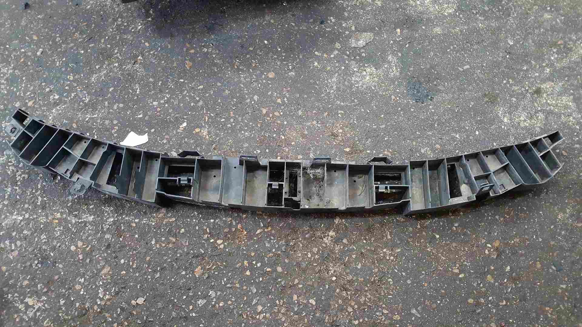 Thumb 2 Renault Clio MK3 2009-2012 Front Bumper Reinforcement Plastic Moulding Impact 