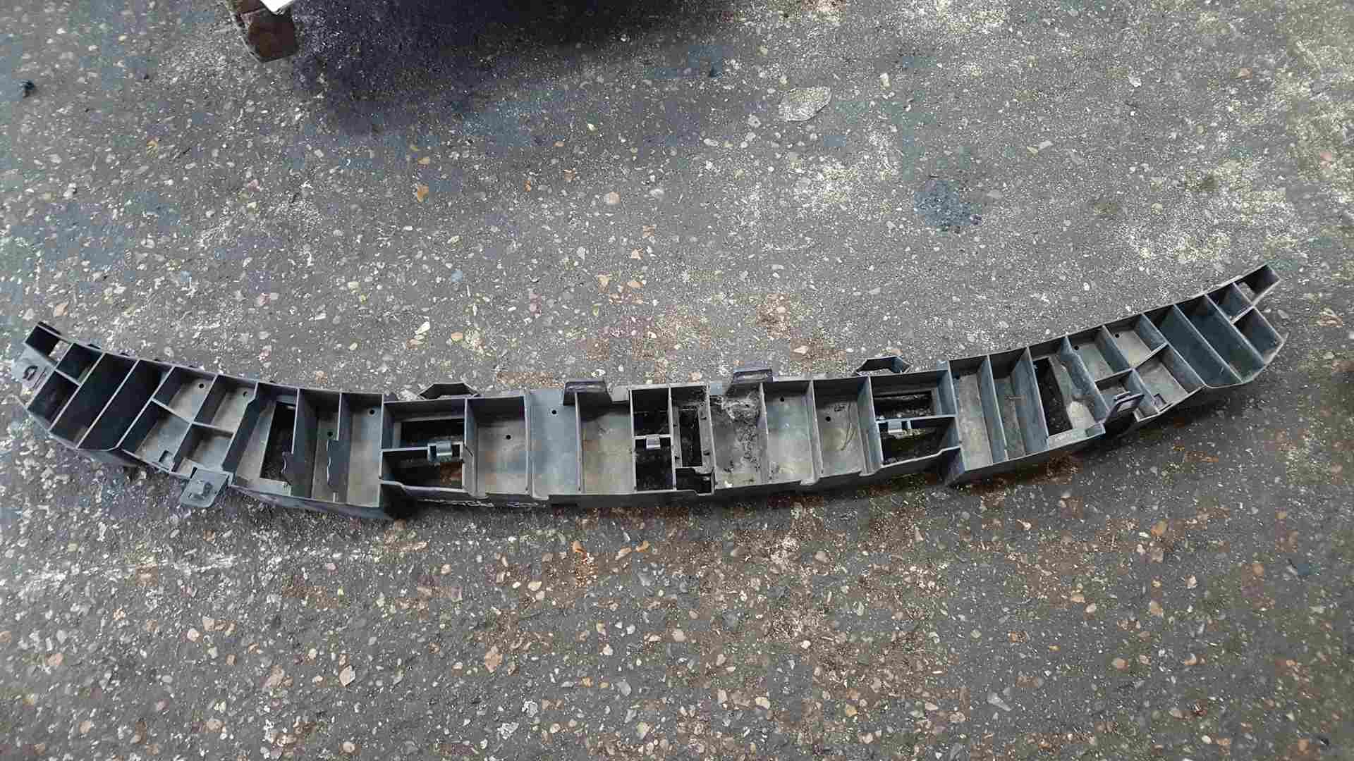 Thumb 5 Renault Clio MK3 2009-2012 Front Bumper Reinforcement Plastic Moulding Impact 
