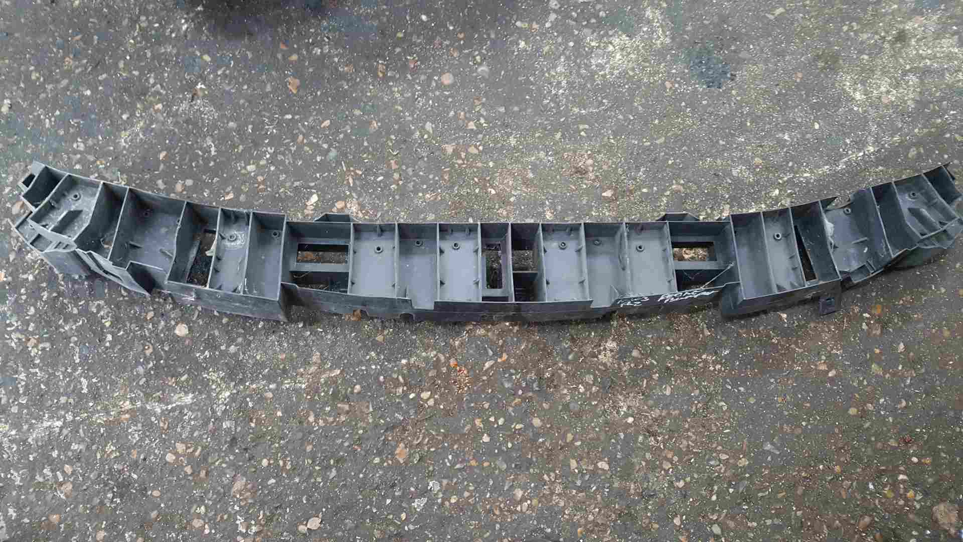 Renault Clio MK3 2009-2012 Front Bumper Reinforcement Plastic Moulding Impact 