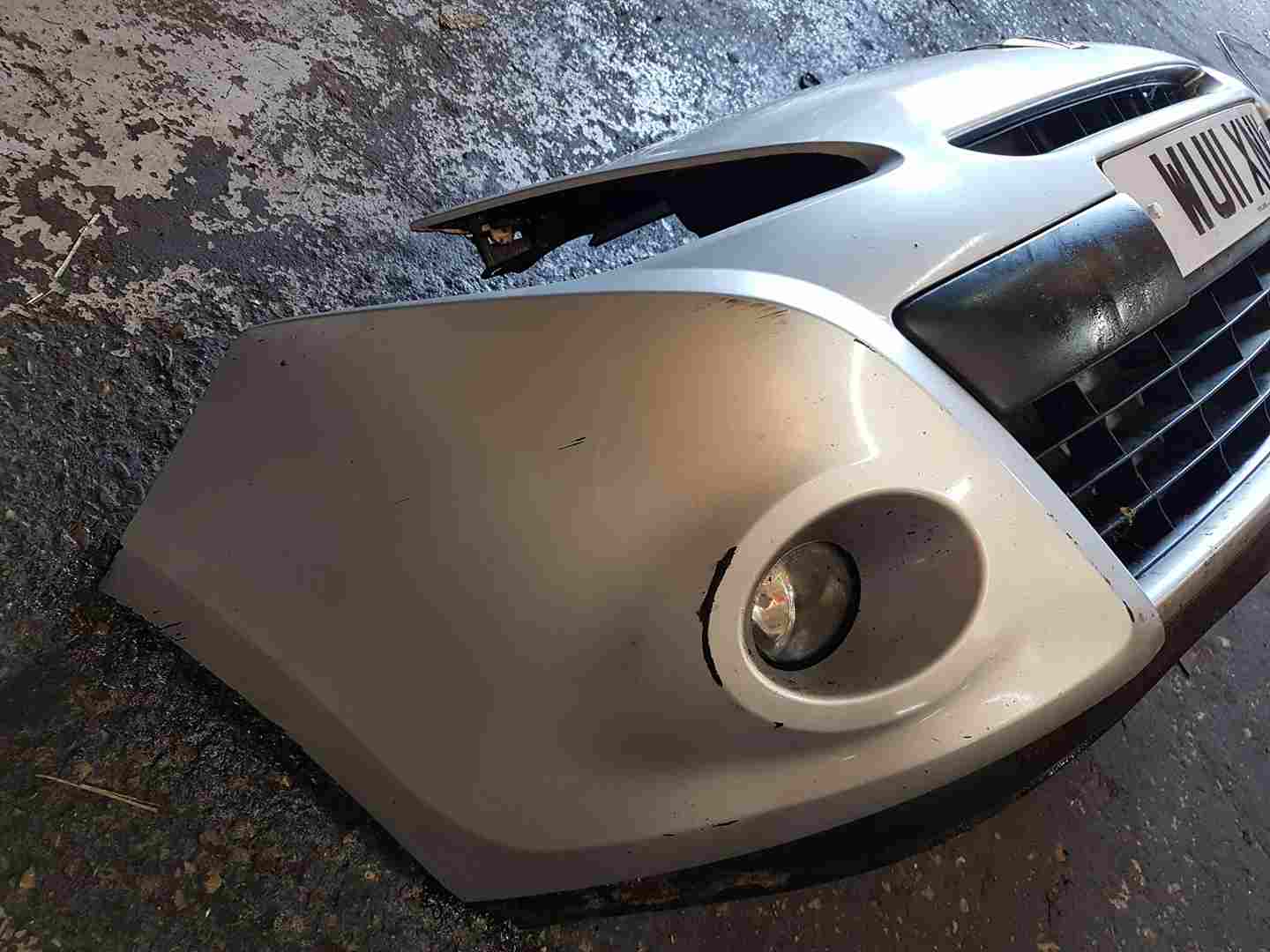 Thumb 2 Renault Clio MK3 2009-2012 Front Bumper Silver Ted69 185 Facelift 185 