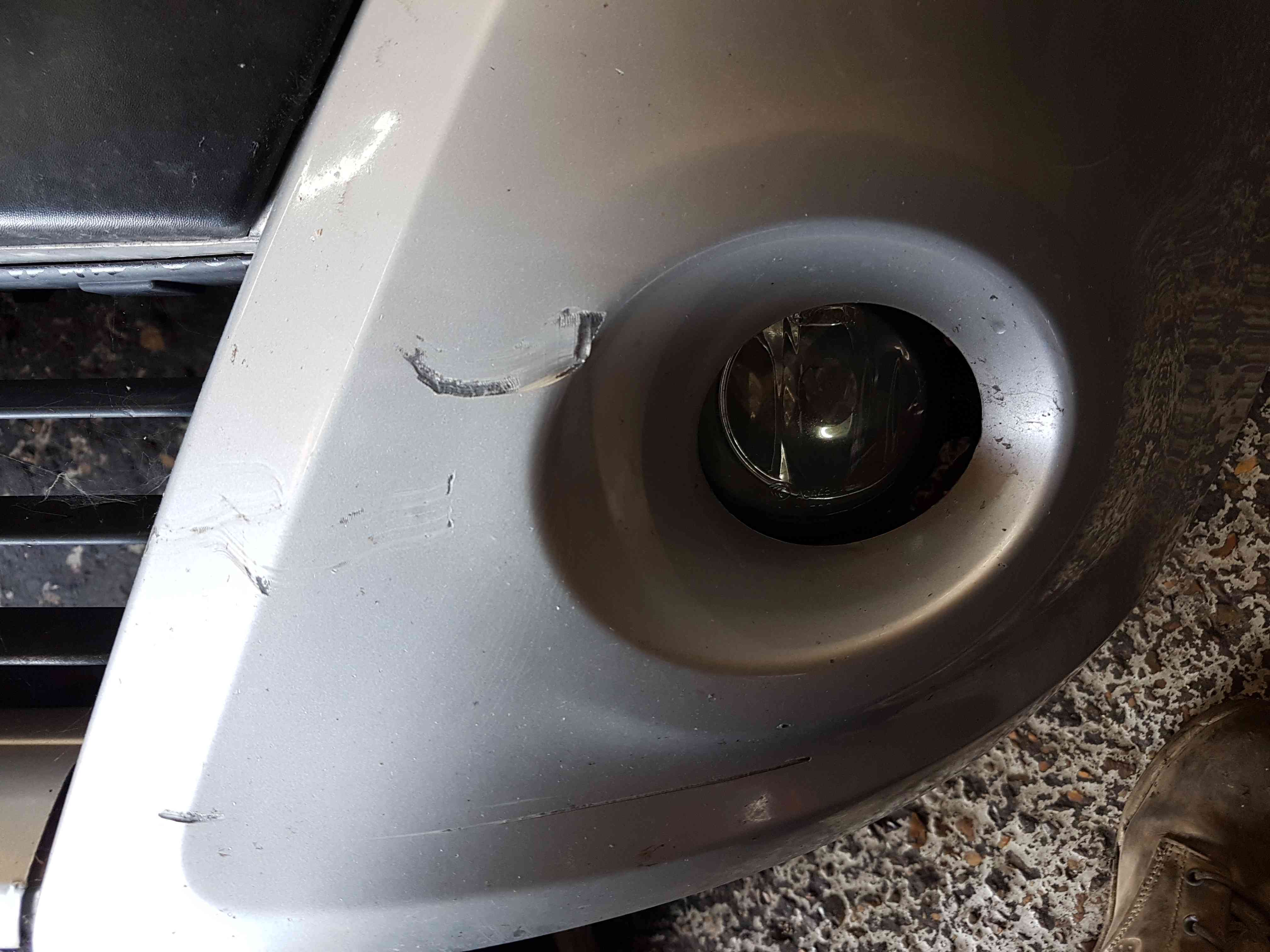 Thumb 7 Renault Clio MK3 2009-2012 Front Bumper Silver Ted69 Facelift 195 16Inch 