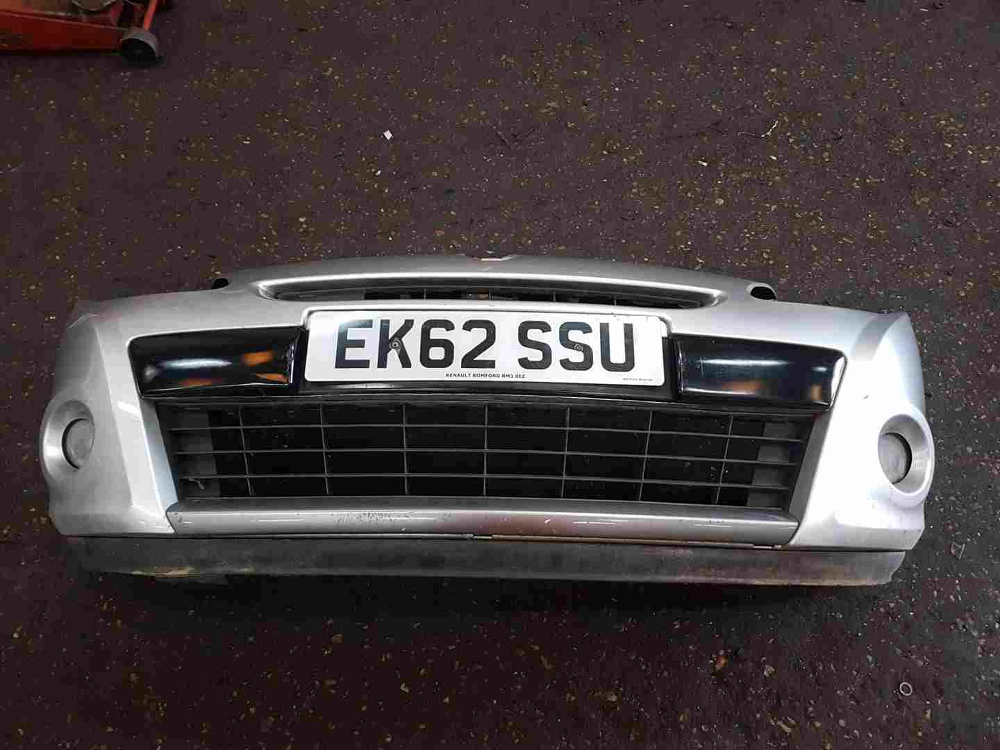 Thumb 2 Renault Clio MK3 2009-2012 Front Bumper Silver Ted69 195