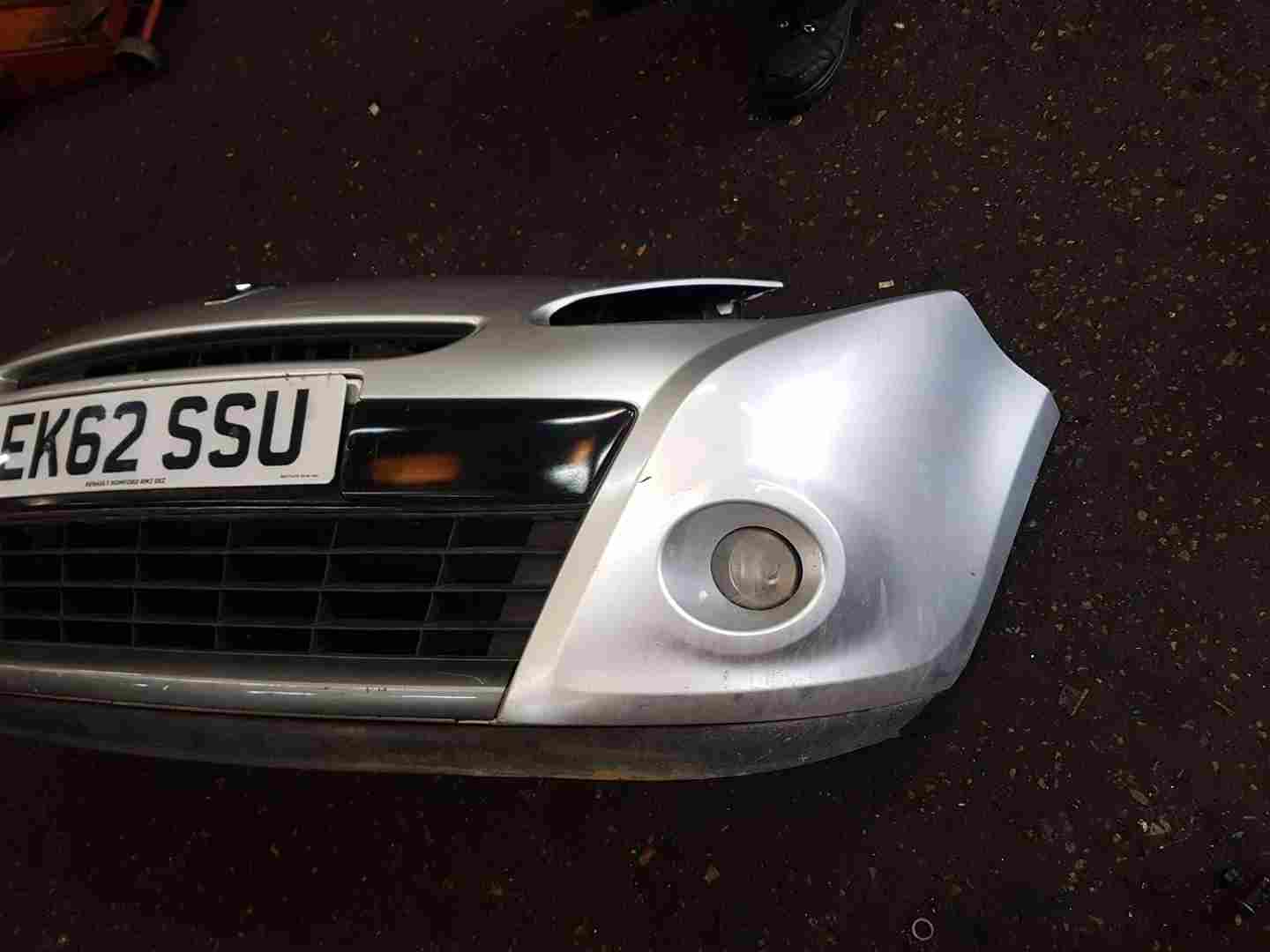 Thumb 4 Renault Clio MK3 2009-2012 Front Bumper Silver Ted69 195